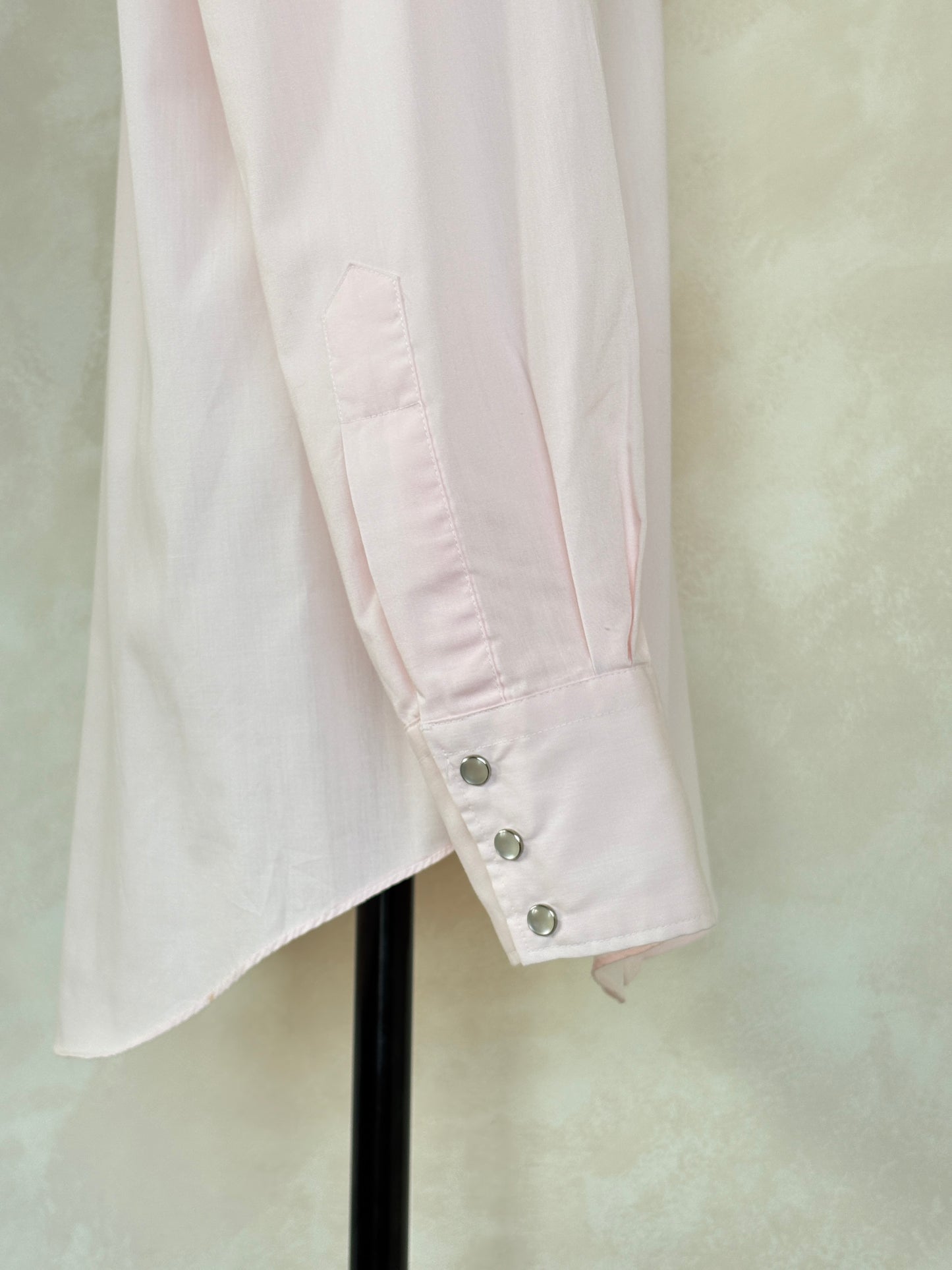 Size M. Authentic 70’s embroidered shirt Western Shirt