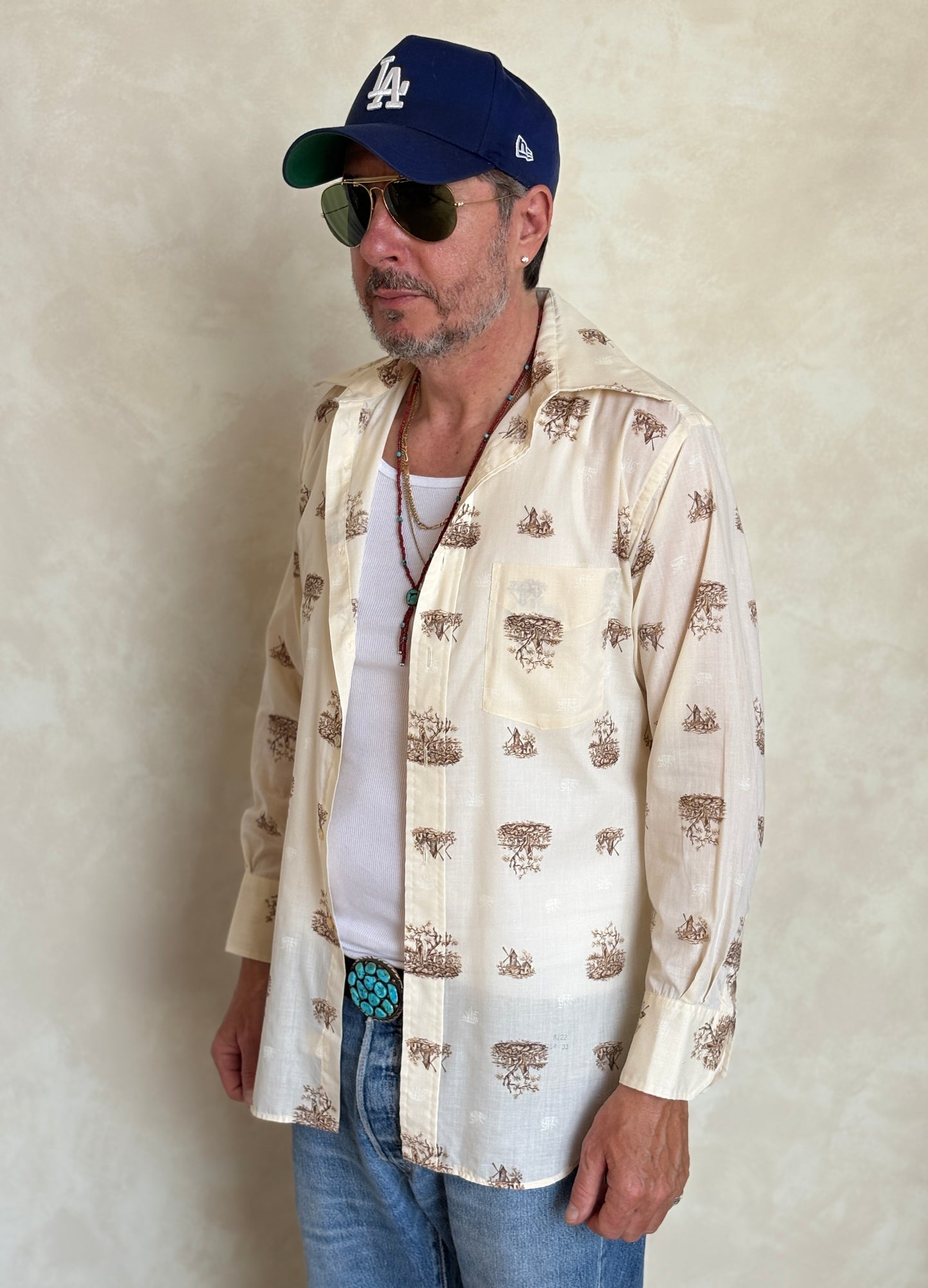 Size M. Vintage 70’s Shirt — Long Sleeve — Graphic Print —