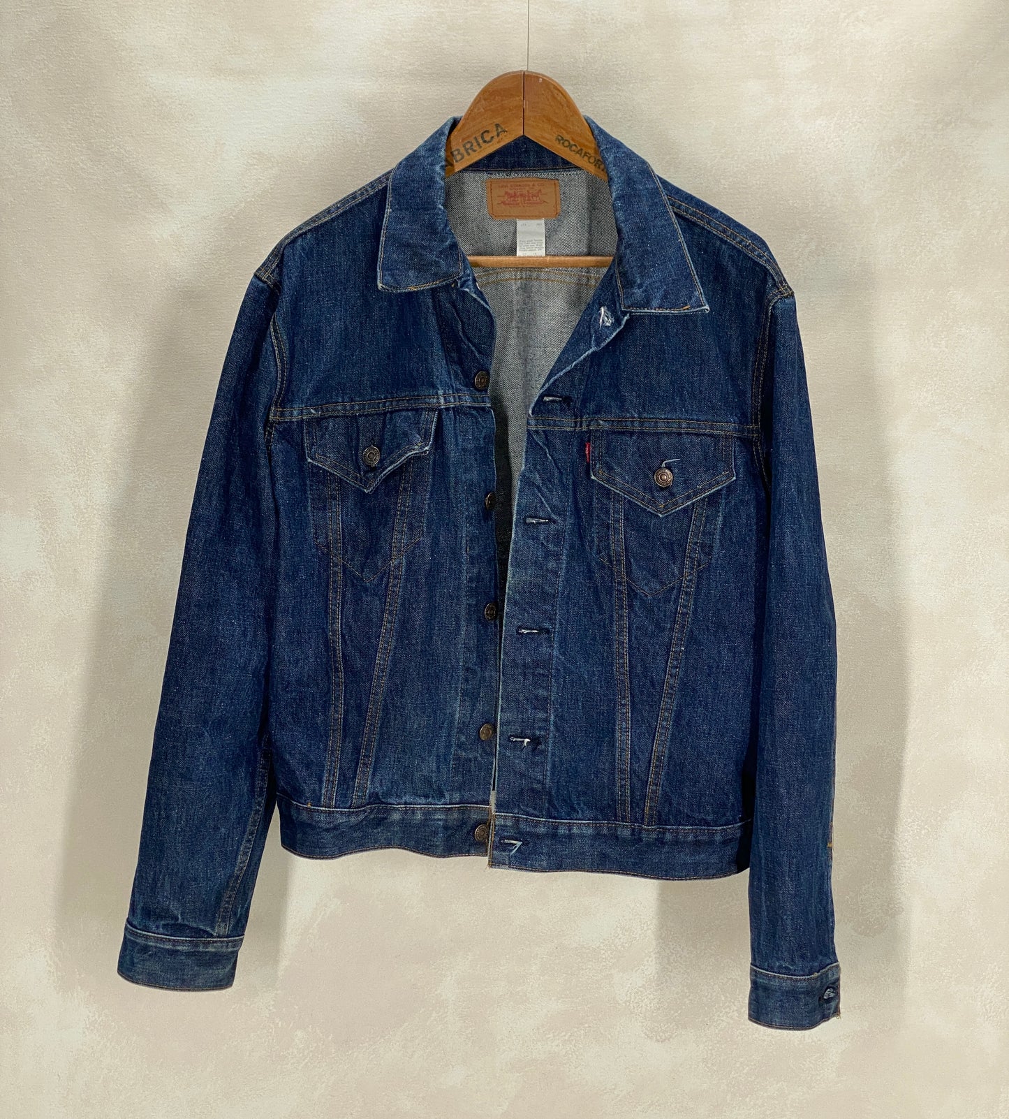 Size 42US / 52EU Vintage 4 pockets Levis Jacket  Made in Canada