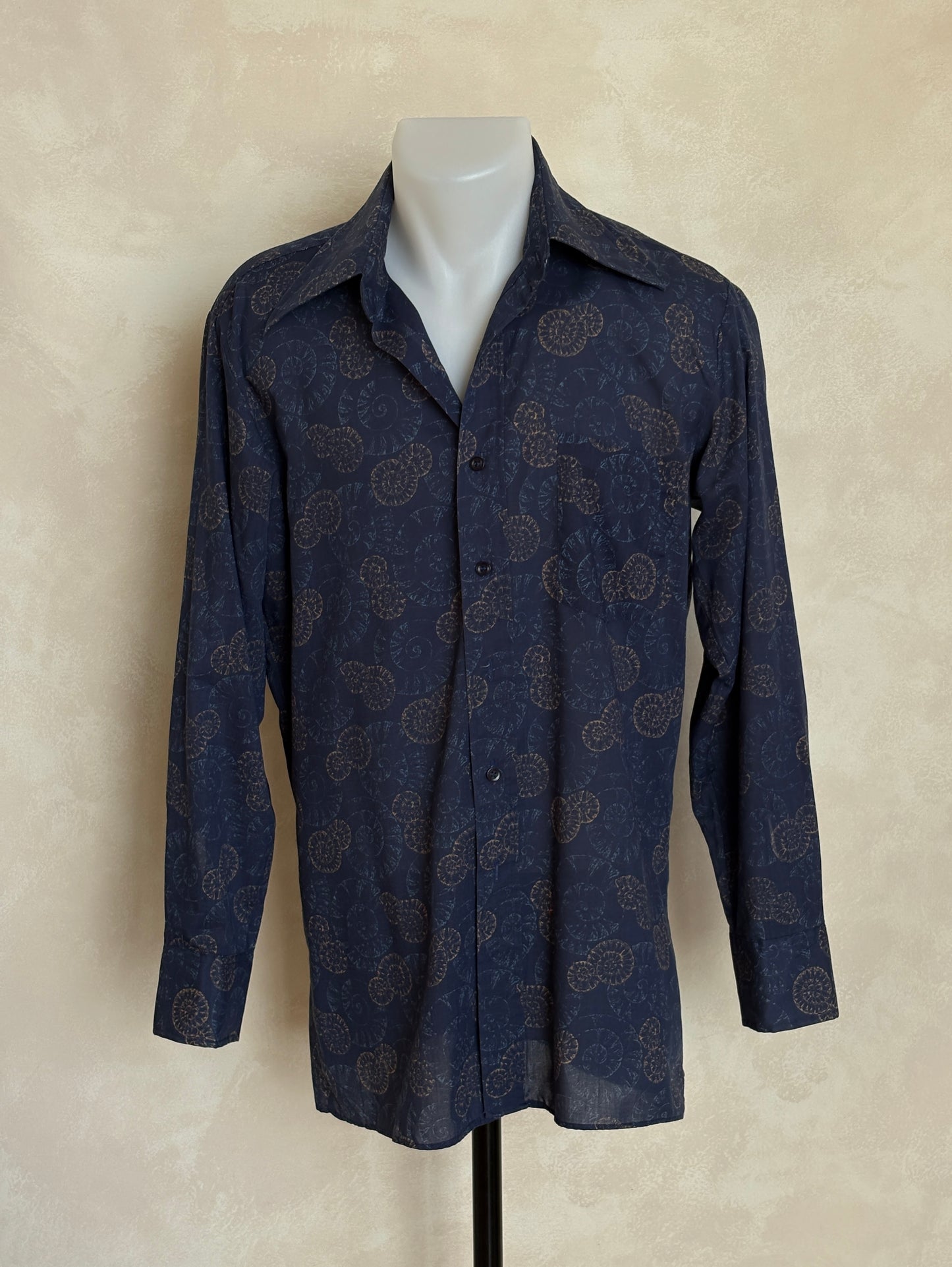 Size M. Vintage 70’s Blue Patterned Shirt – Long Sleeve – Retro Geometric Festival Shirt