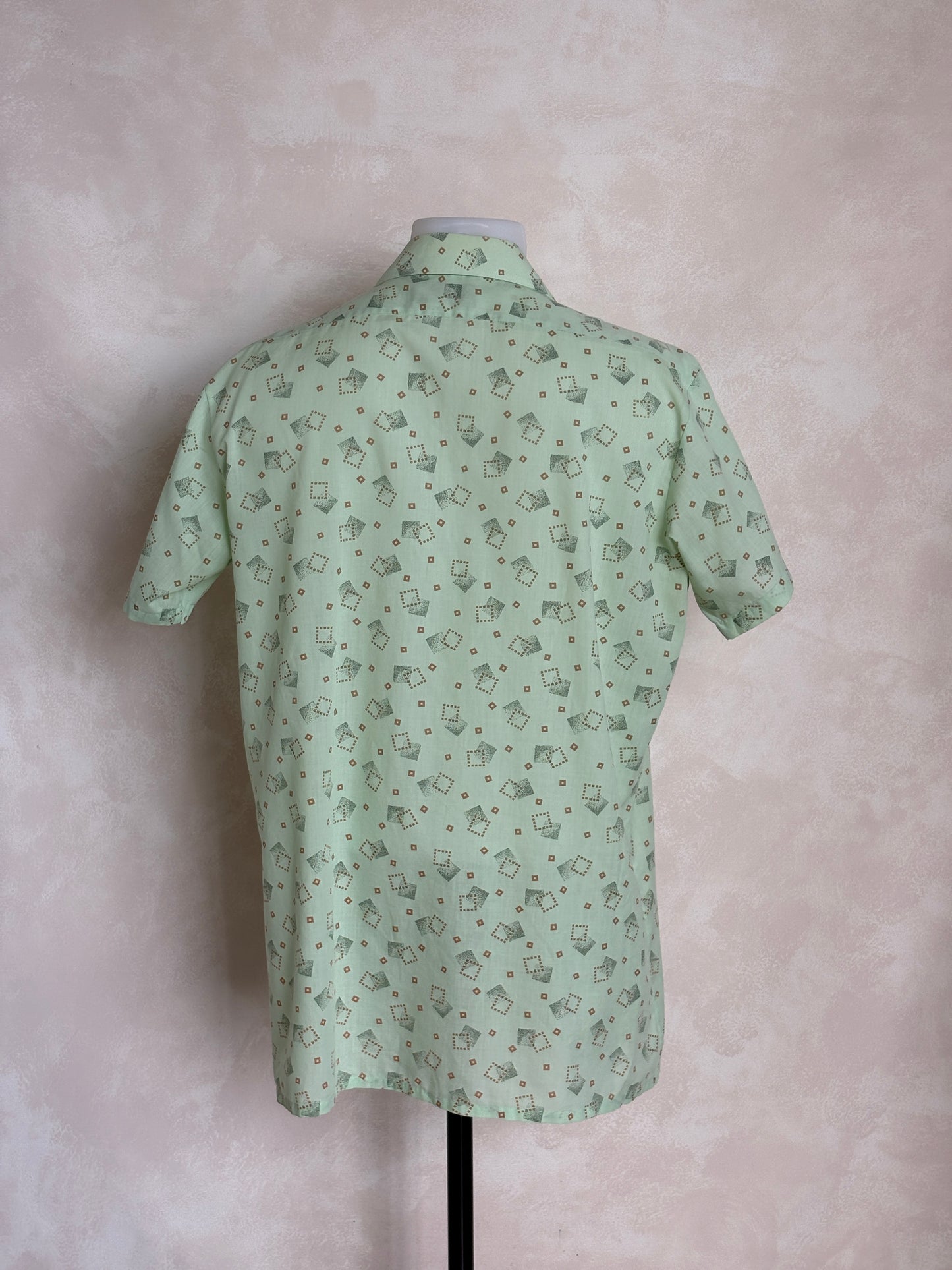 Size M. Vintage 70’s Grand Prix Shirt — Light Green Printed Casual Shirt — Summer Retro Look