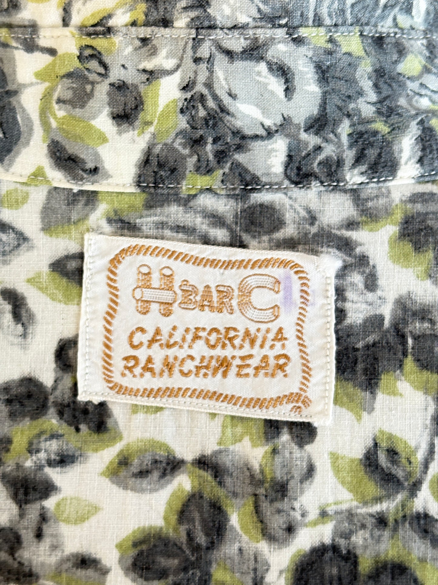 Size M. Authentic 70’s H bar C California Ranchwear Western Shirt — Vintage Print