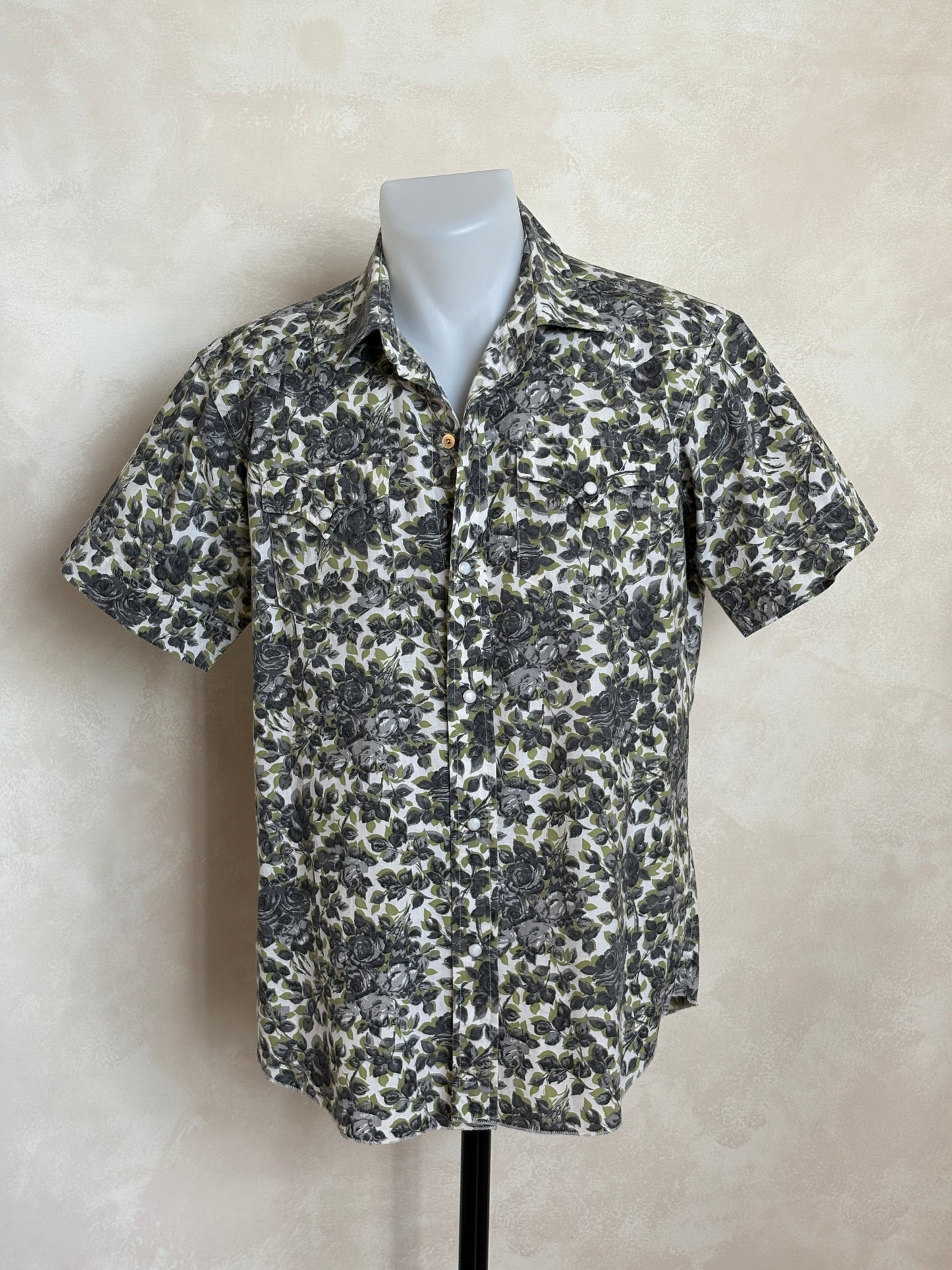 Size M. Authentic 70’s H bar C California Ranchwear Western Shirt — Vintage Print