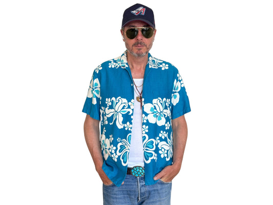 Size M. Vintage 780s Hawaiian cotton shirt made In Hawaii