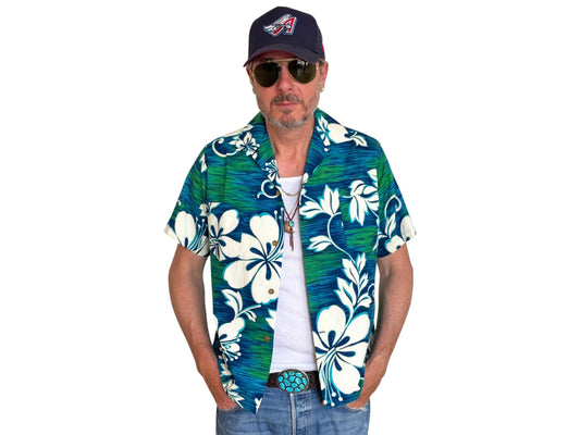 Size S. Vintage 60s Hawaiian cotton shirt made In Japan
