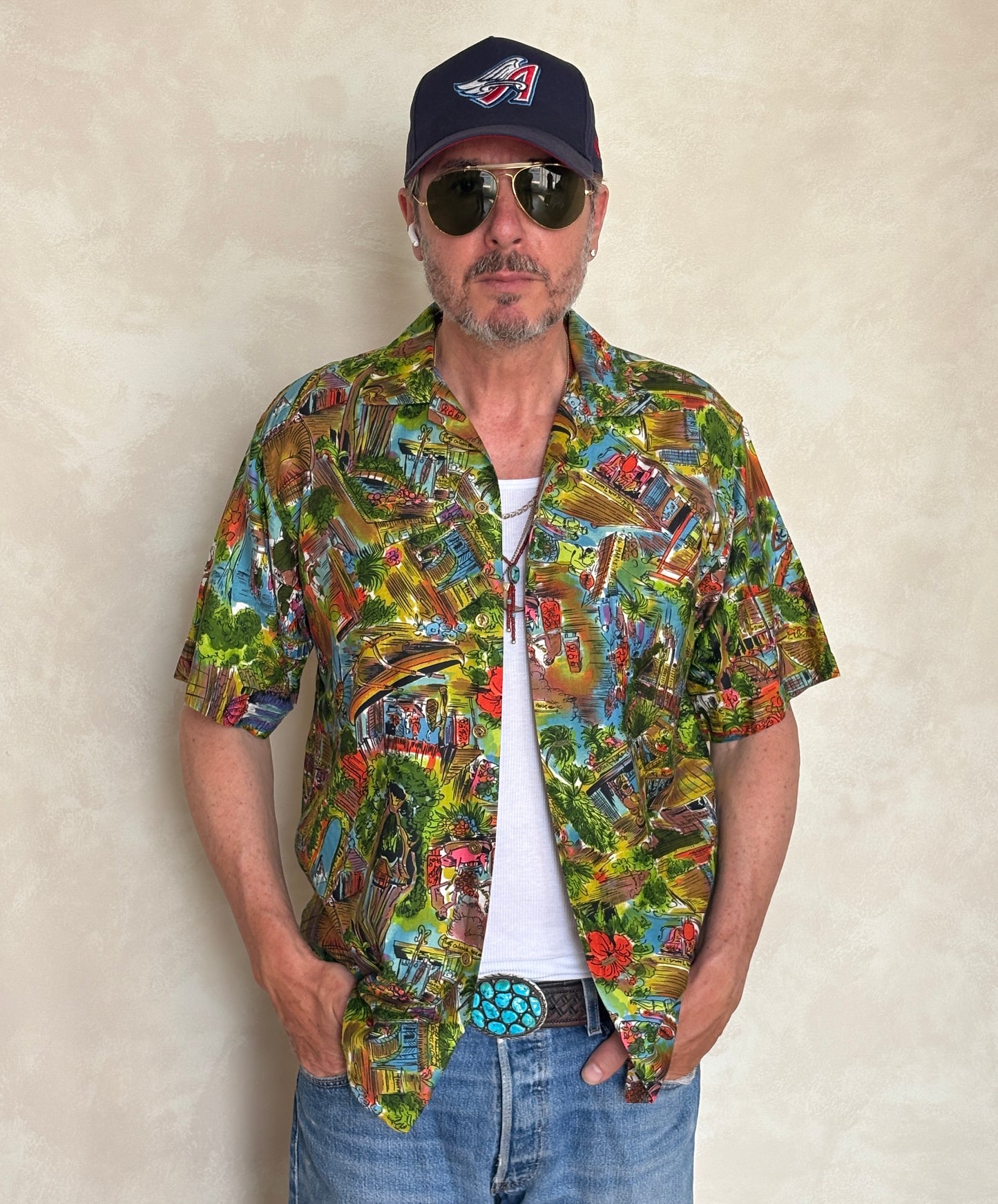 Large. Vintage 70s Hawaiian satin cotton shirt