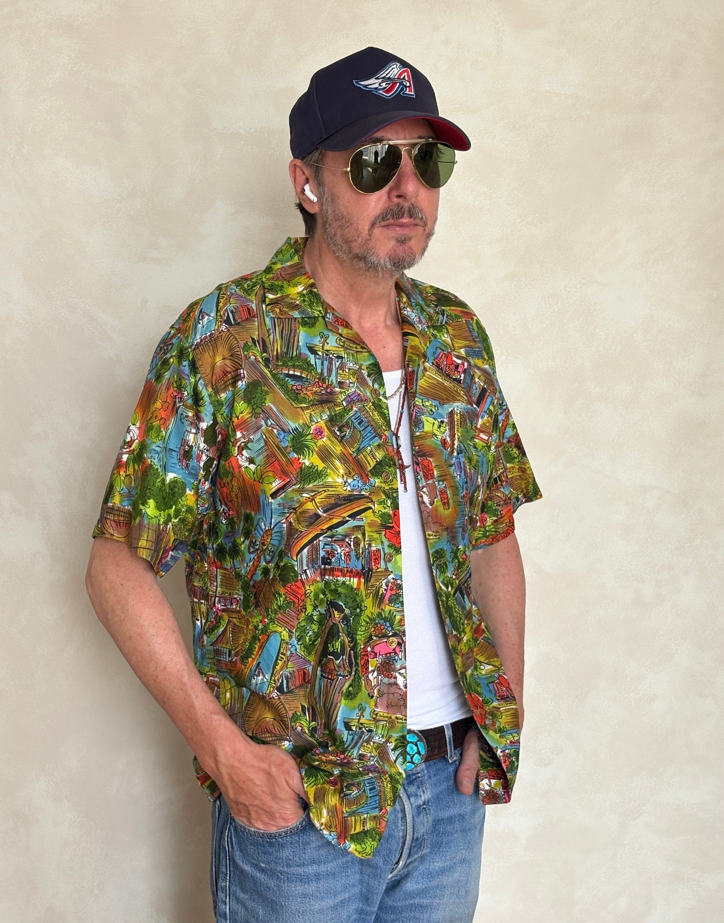 Large. Vintage 70s Hawaiian satin cotton shirt