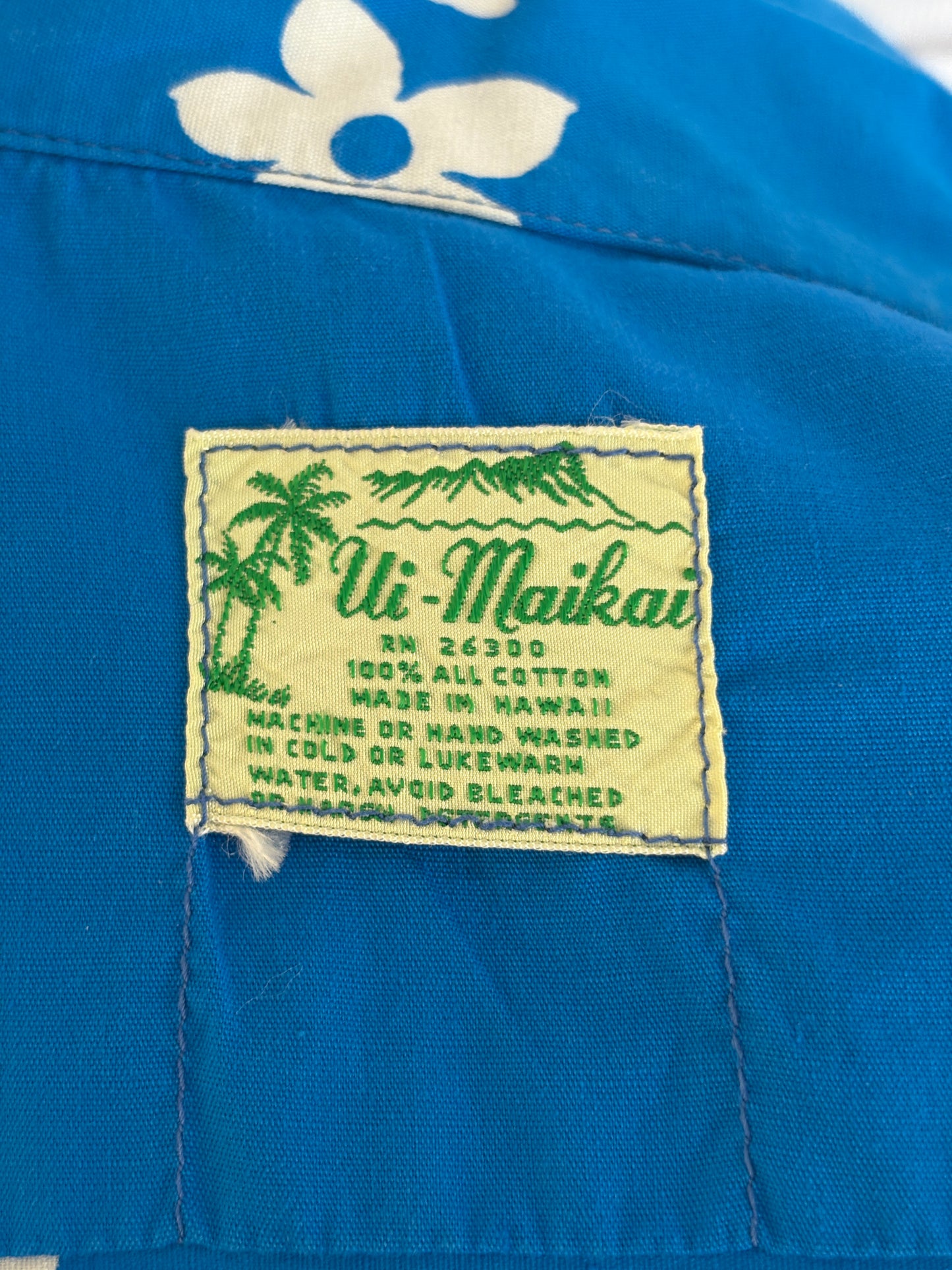 XL Size Vintage 70s Hawaiian Thin Cotton Shirt - Retro Tropical Collectible