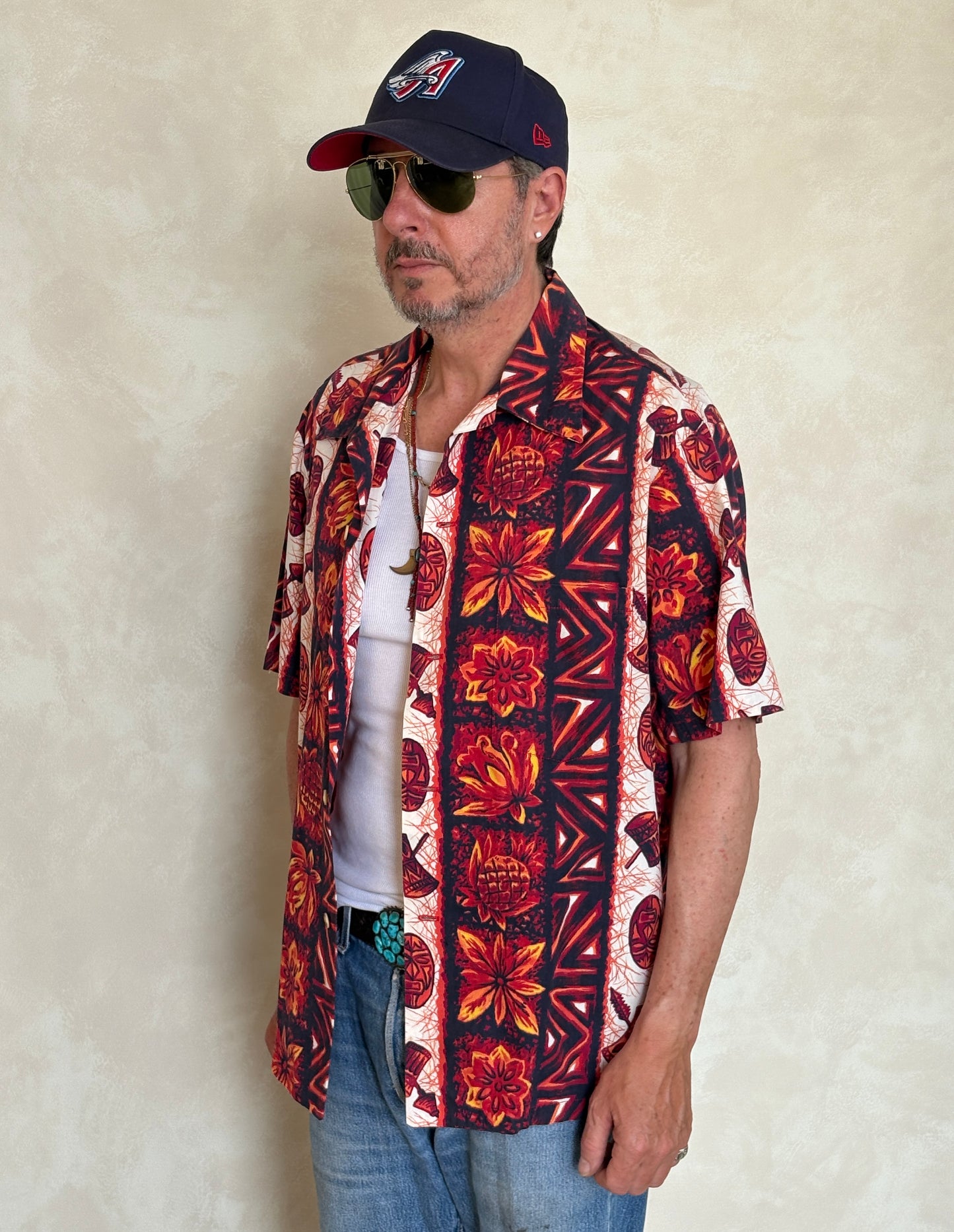 XL. Vintage 70s Hawaiian cotton shirt made in Hawaii by Maikai