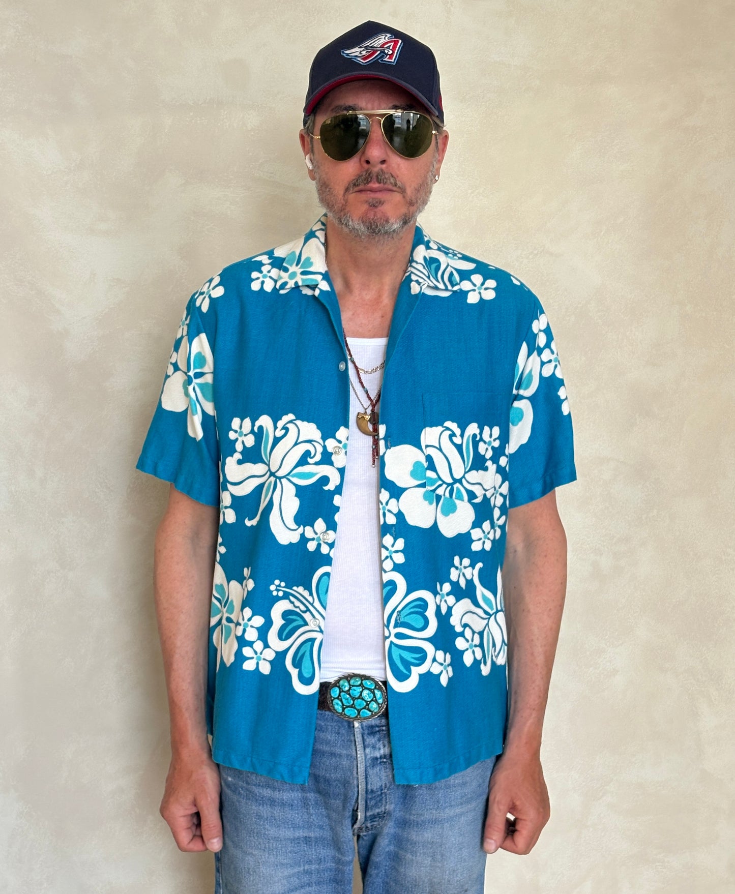 Size M. Vintage 780s Hawaiian cotton shirt made In Hawaii