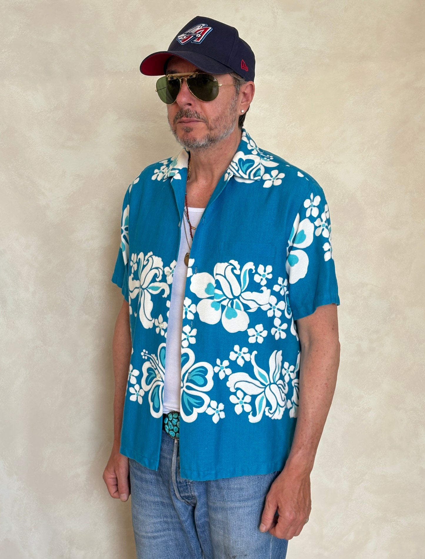 Size M. Vintage 780s Hawaiian cotton shirt made In Hawaii