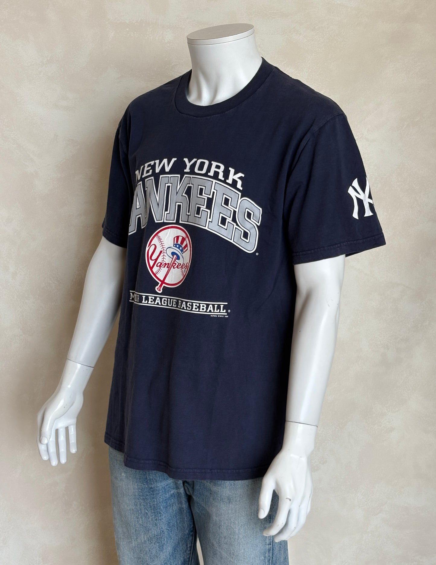 Large. 1990 New York Yankees Lee t shirt Made in Mexico