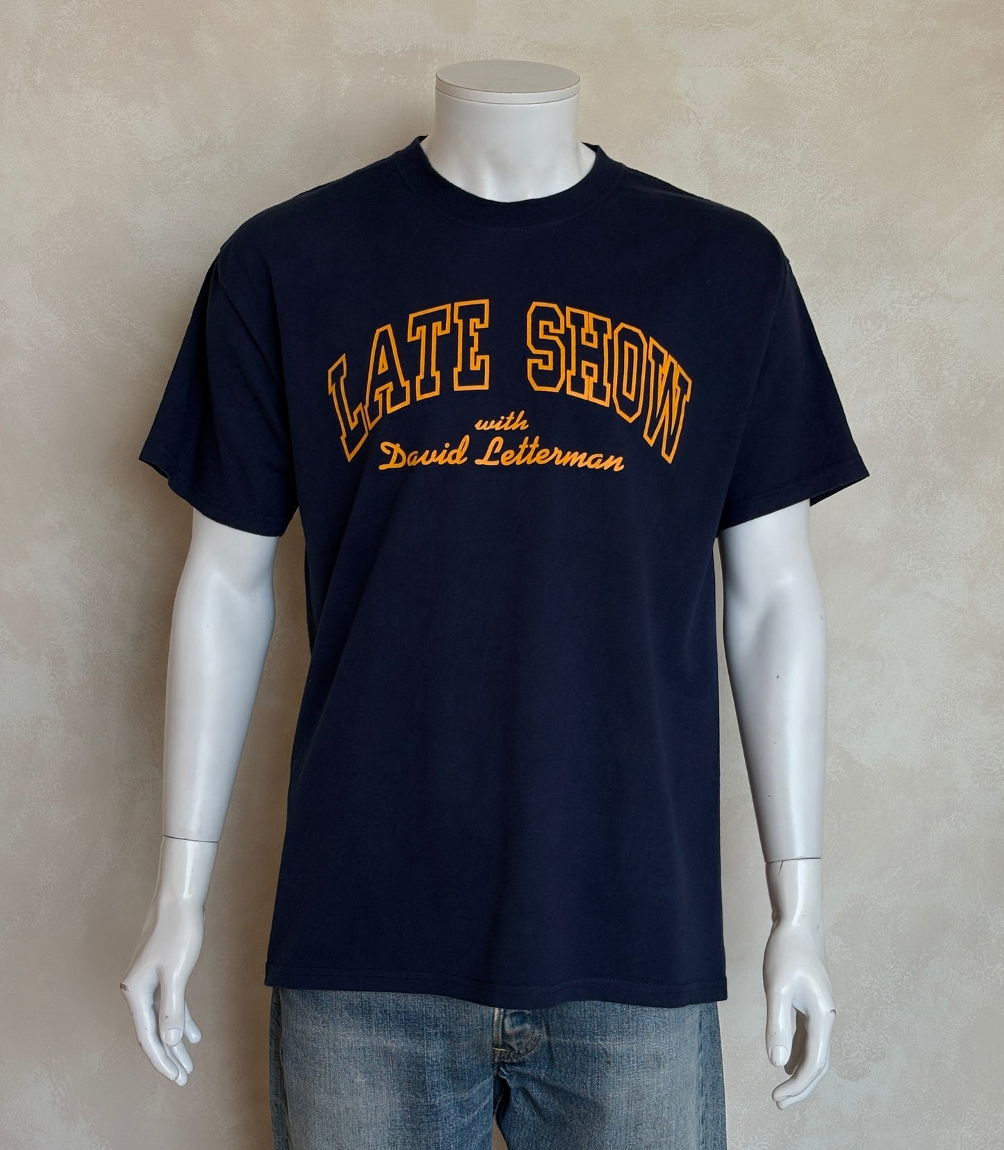 Vintage 90s Late Show with David Letterman tee – classic TV nostalgia in bold collegiate style. Large