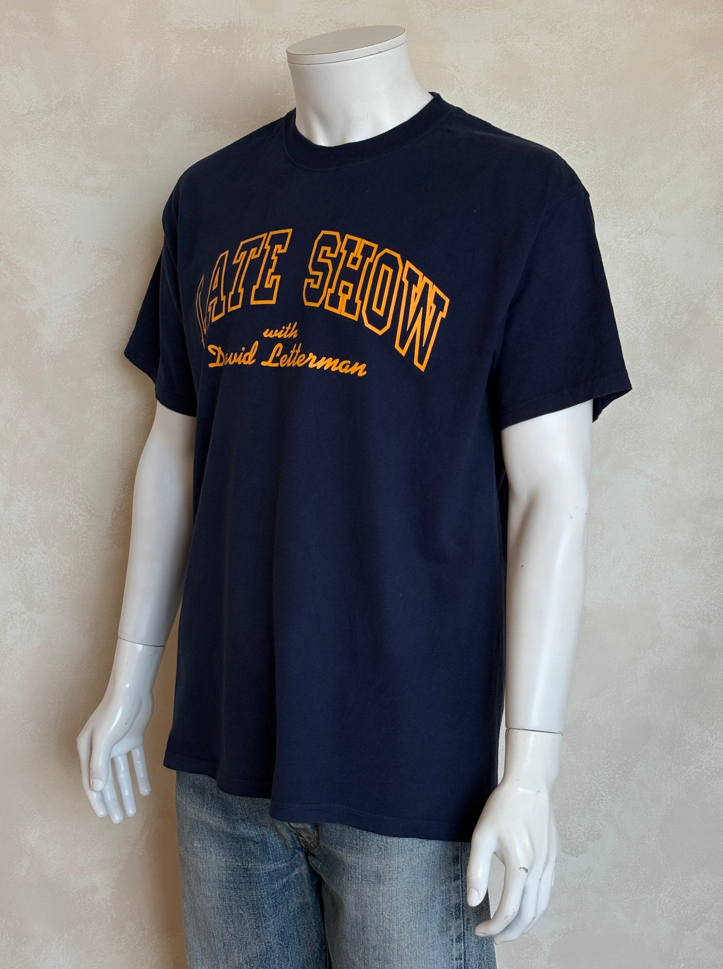 Vintage 90s Late Show with David Letterman tee – classic TV nostalgia in bold collegiate style. Large