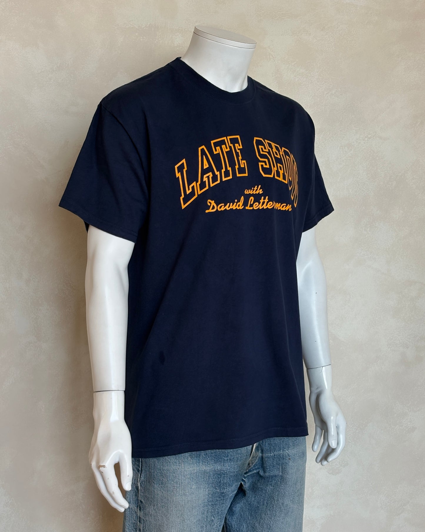 Vintage 90s Late Show with David Letterman tee – classic TV nostalgia in bold collegiate style. Large