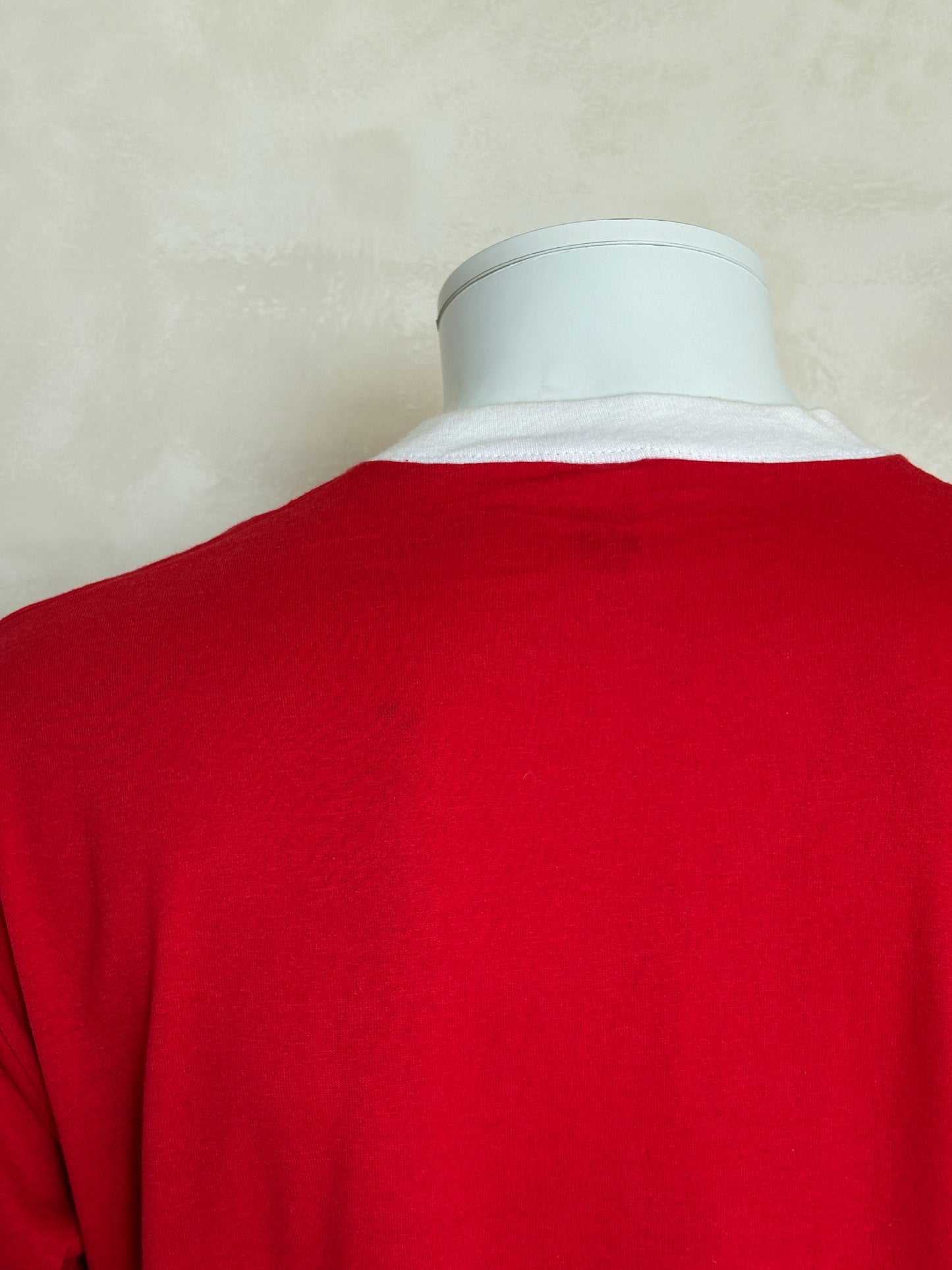 Vintage 90s Georgia Bulldogs jersey tee – bold collegiate style with classic mascot print. XL