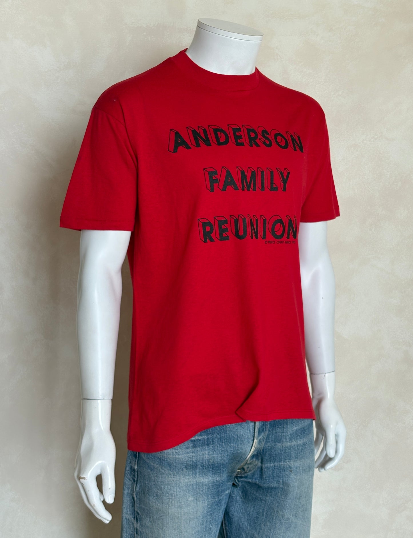 Vintage 1992 Anderson Family Reunion tee – classic 90s reunion shirt with bold lettering. Large