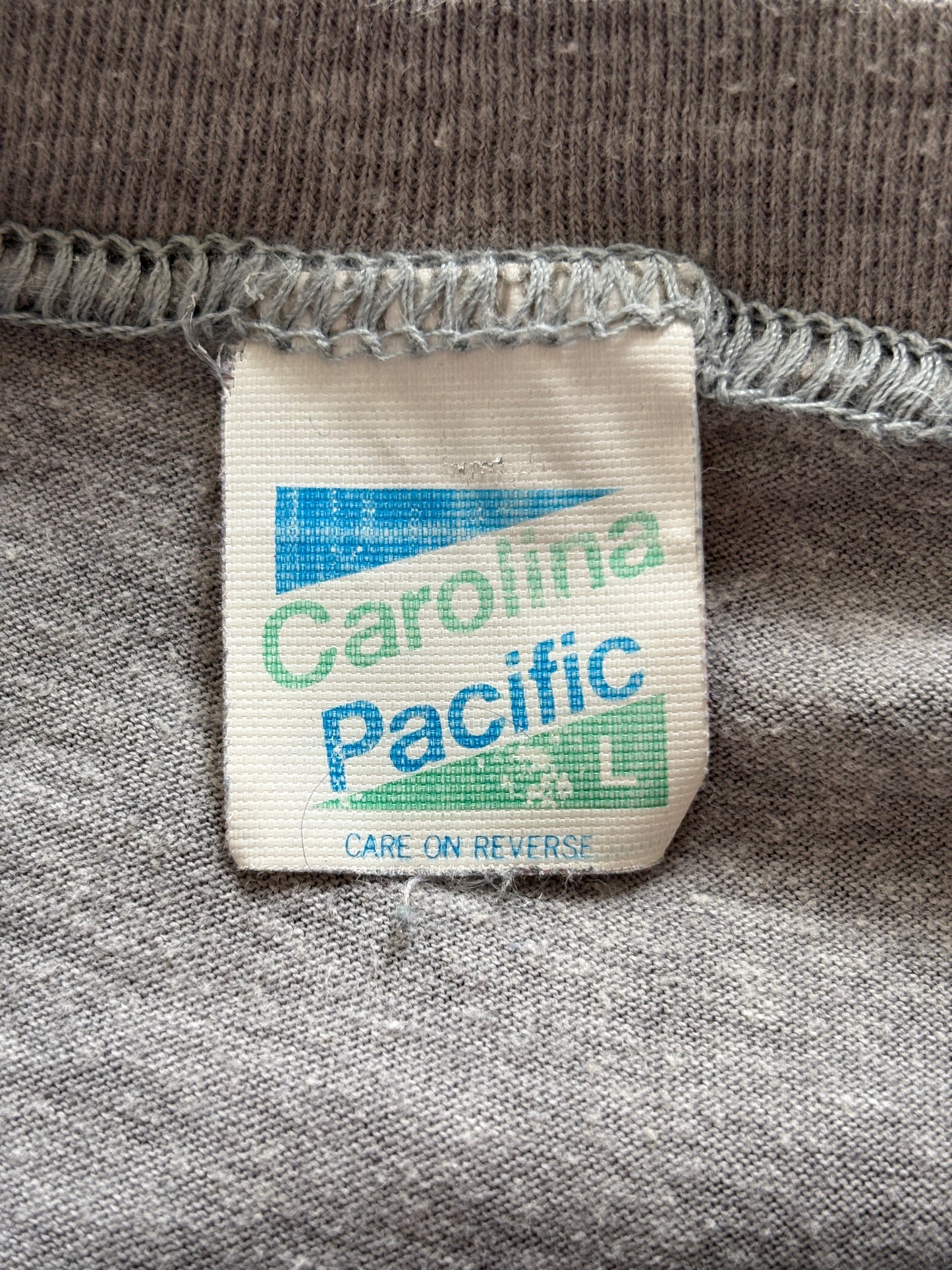 Vintage 80s UNC TarHeels basketball t-shirt – retro graphic print . Made in USA- Large