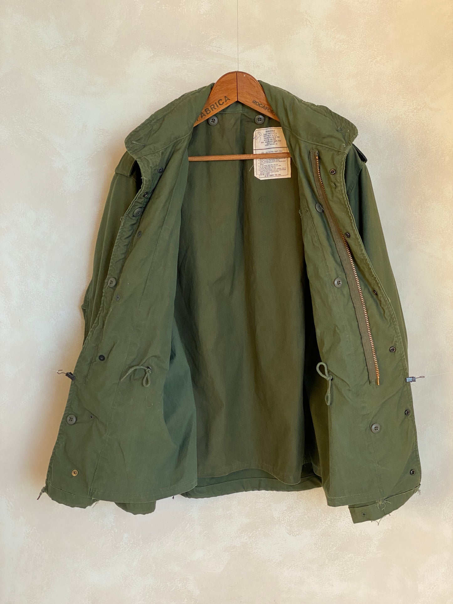 Med Reg. Authentic 1975 US Army Vintage M-65 field jacket