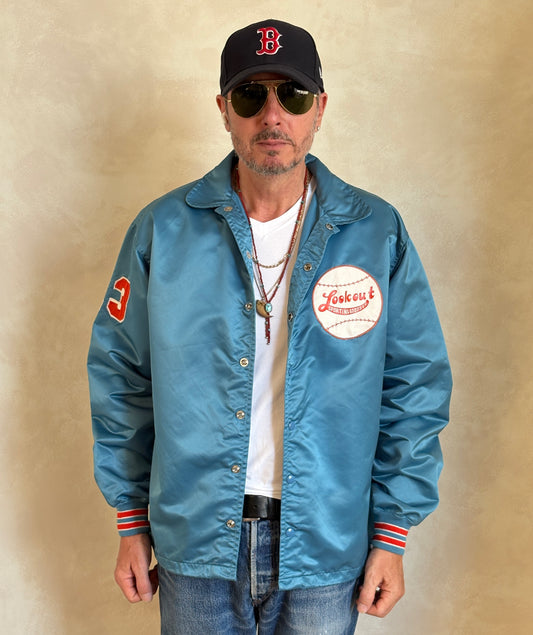 Size XL. Vintage 70s windbreaker made in USA