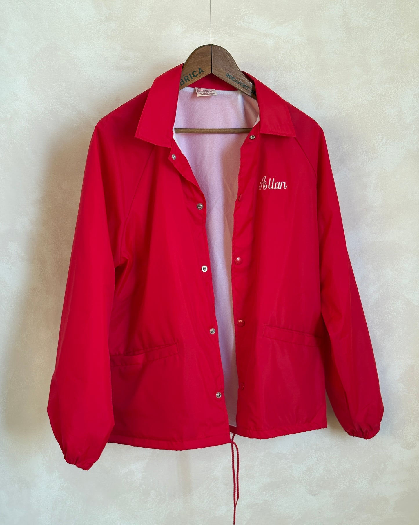 Size Large. Vintage 80s windbreaker made in USA
