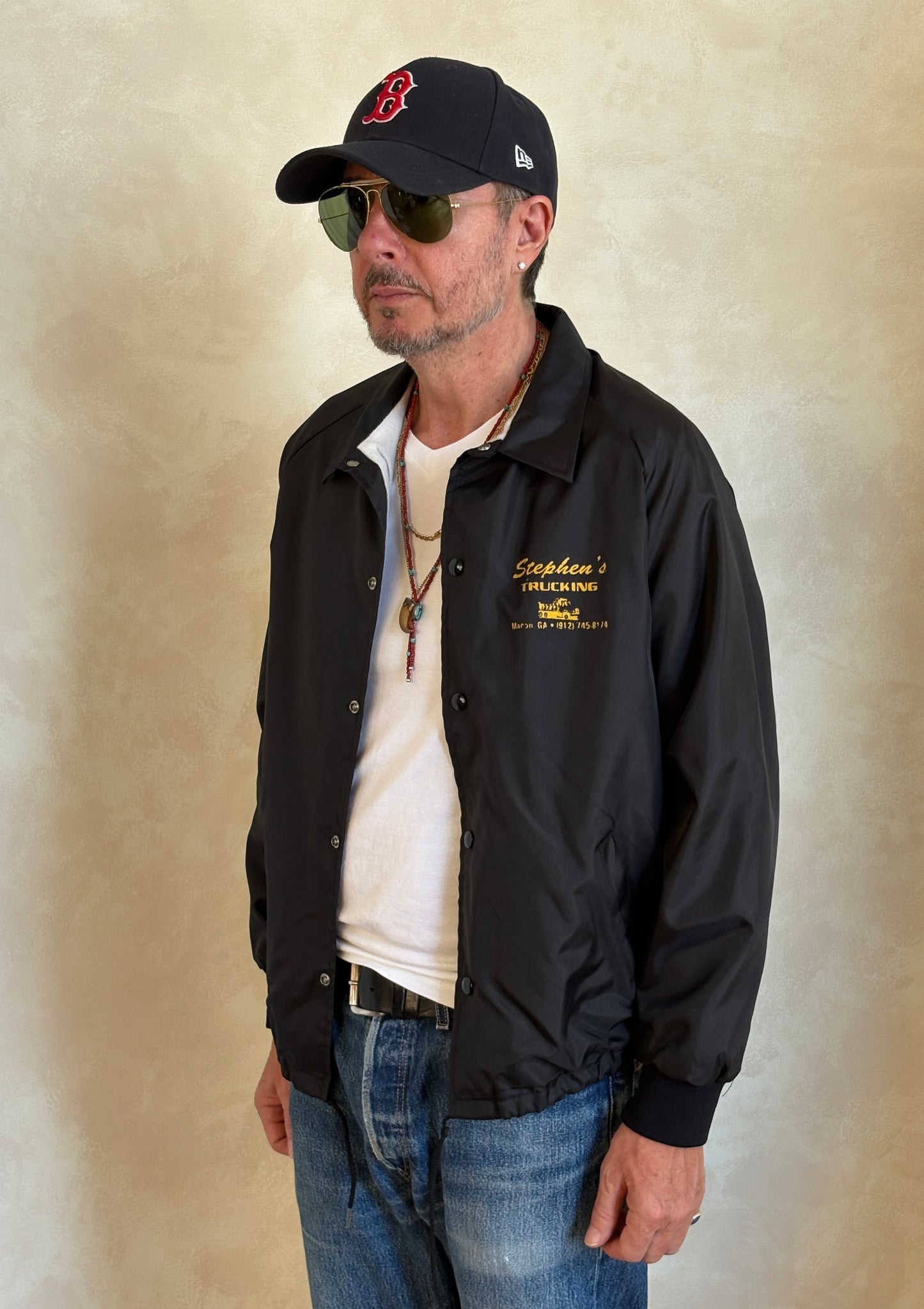 Size Med. Vintage 80s windbreaker made in USA