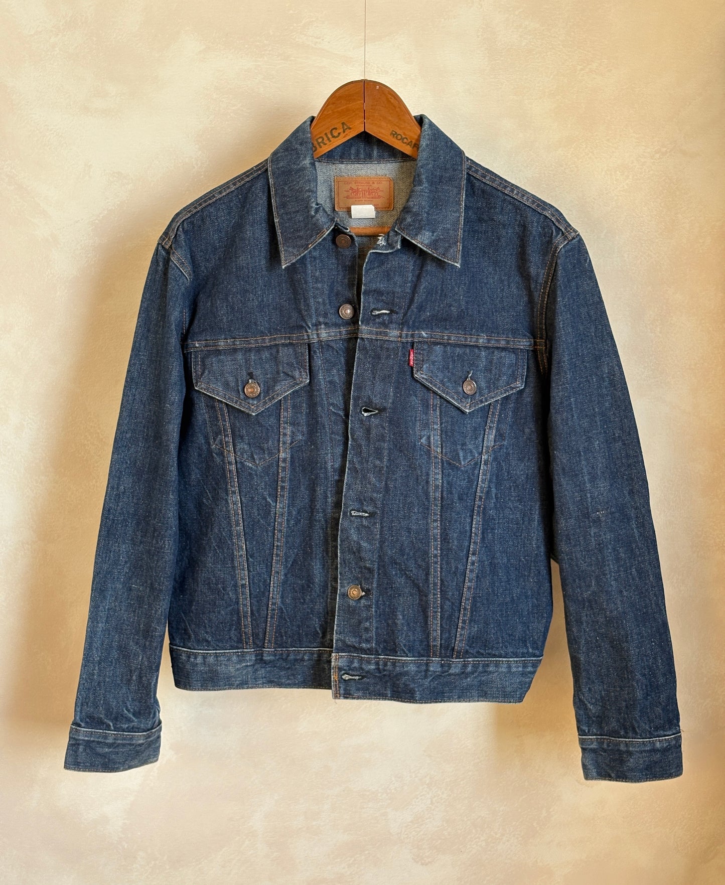 Size 42US / 52EU . Vintage 70s Levis jacket Made in USA.