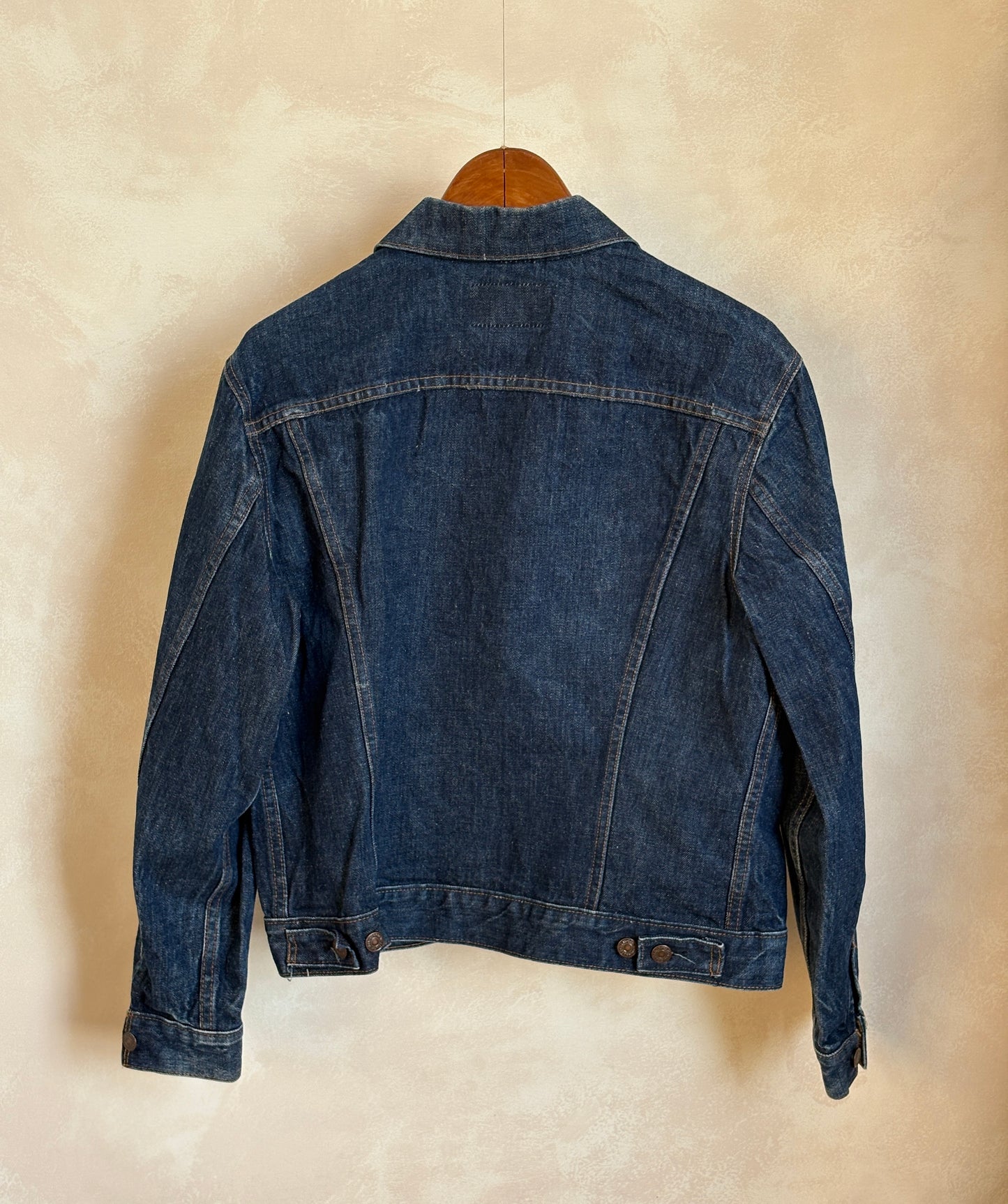 Size 42US / 52EU . Vintage 70s Levis jacket Made in USA.