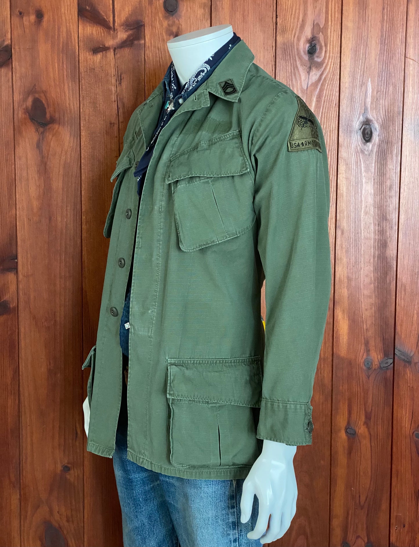 Small Reg. Original Vietnam era 1969 Vintage military tropical jungle jacket.