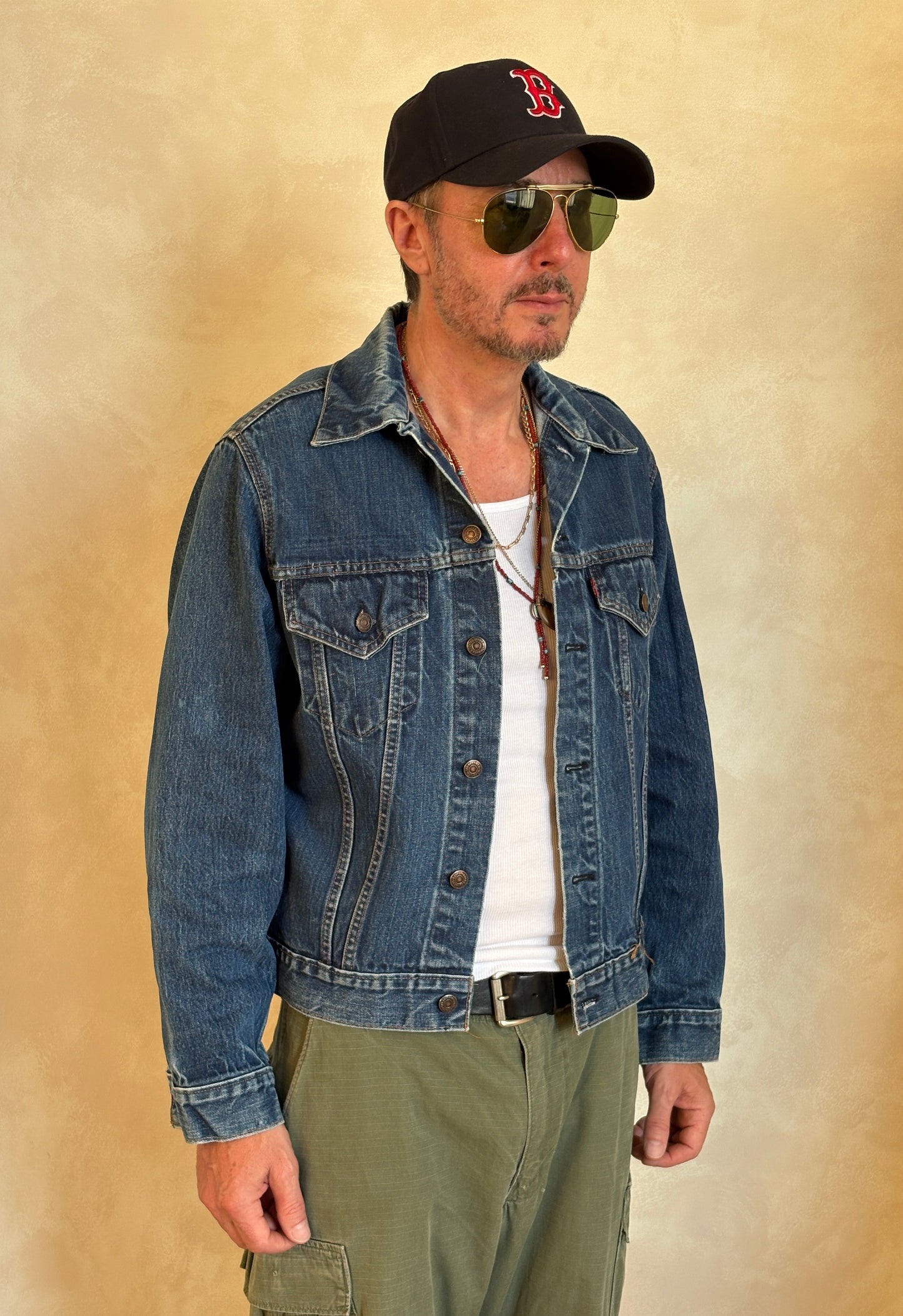 Size 42US / 52EU . Vintage 70s Levi’s Denim Jacket – 2 Pockets – Made in USA