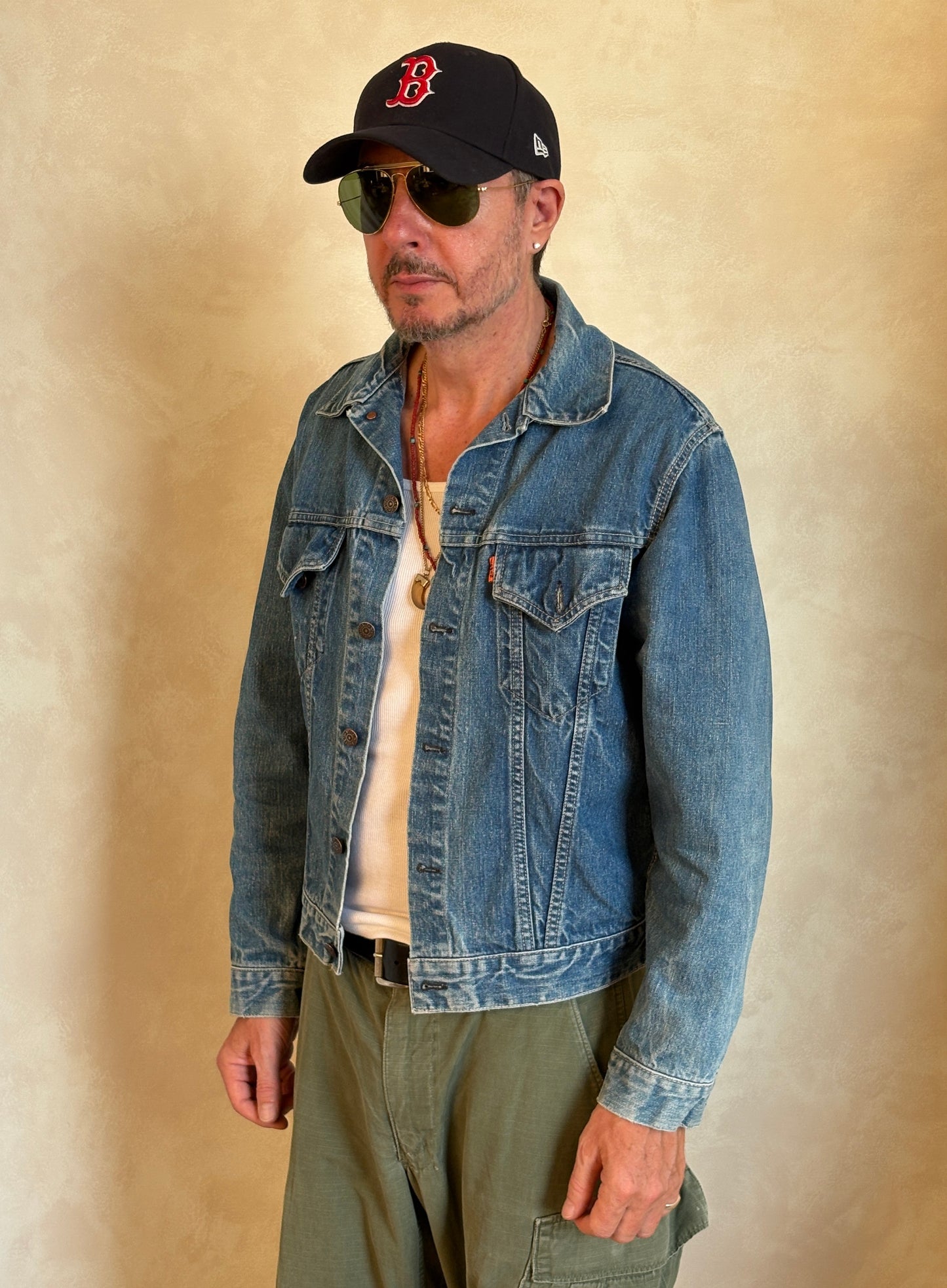 Size 42US / 52EU . Vintage 70s Levi’s Denim Jacket – 2 Pockets – Made in USA