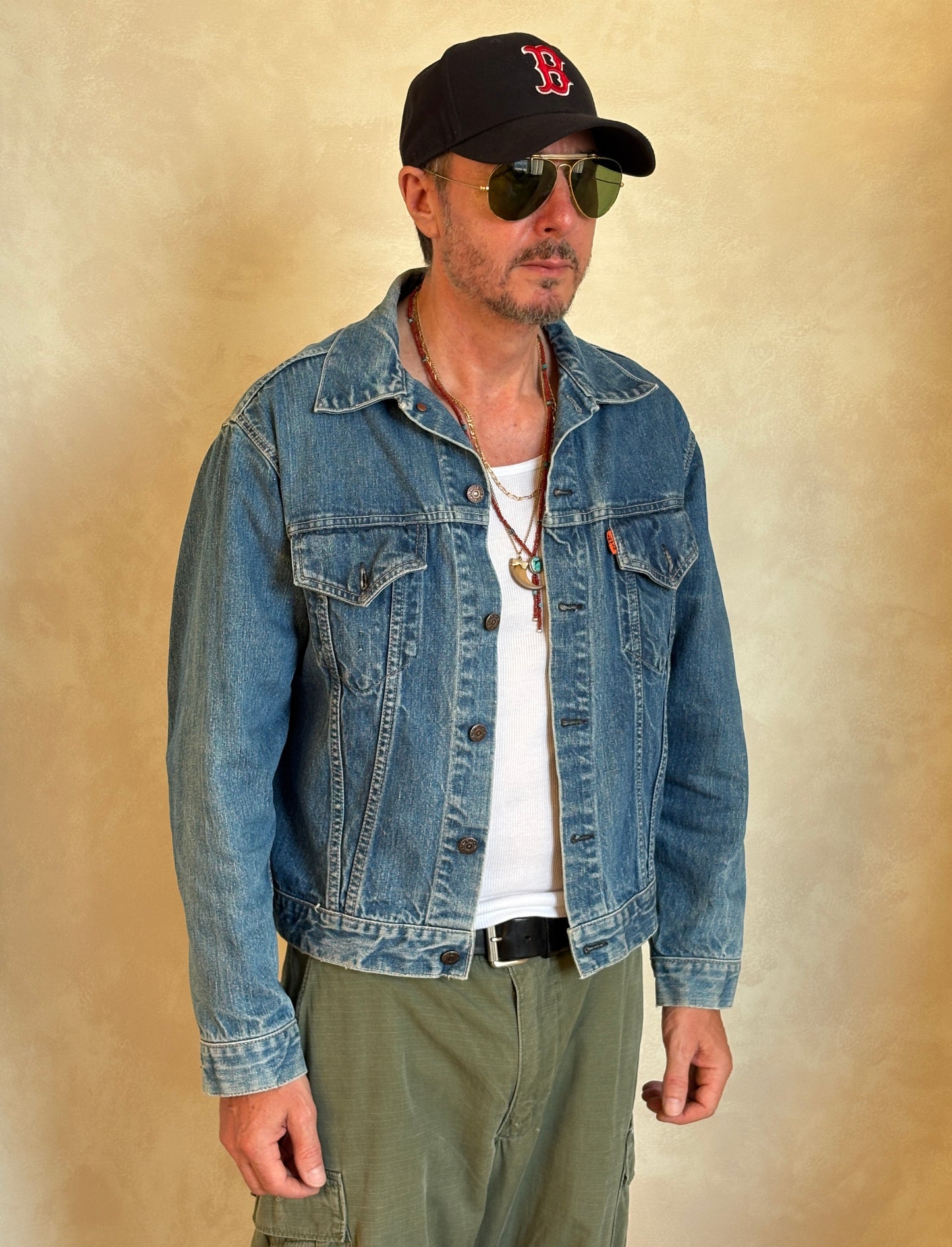 Size 42US / 52EU . Vintage 70s Levi’s Denim Jacket – 2 Pockets – Made in USA