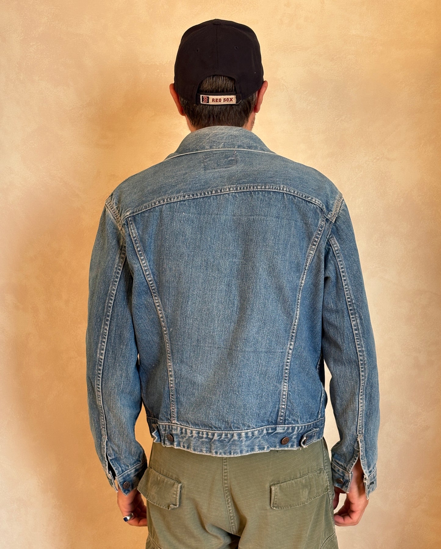 Size 42US / 52EU . Vintage 70s Levi’s Denim Jacket – 2 Pockets – Made in USA