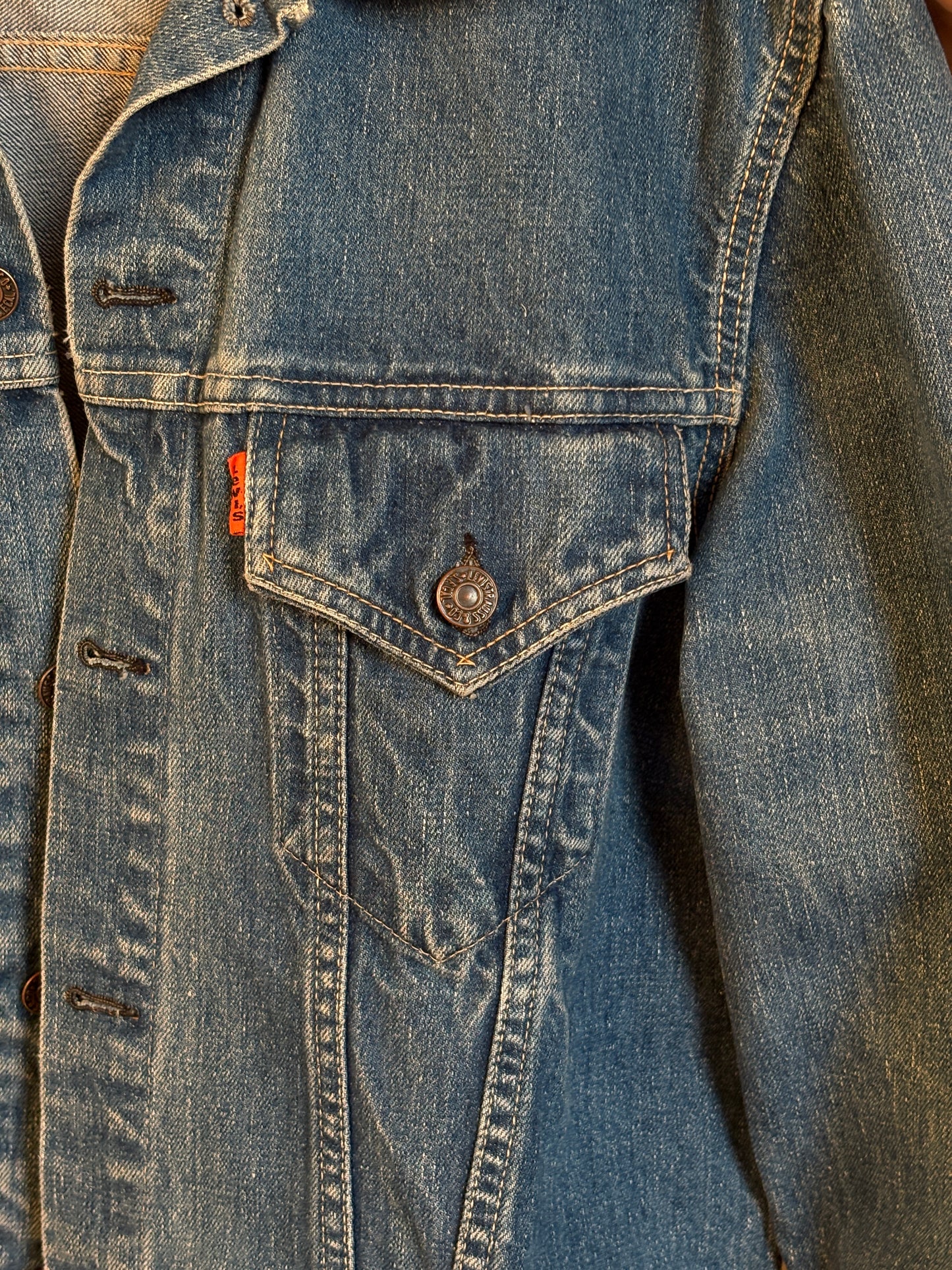 Size 42US / 52EU . Vintage 70s Levi’s Denim Jacket – 2 Pockets – Made in USA