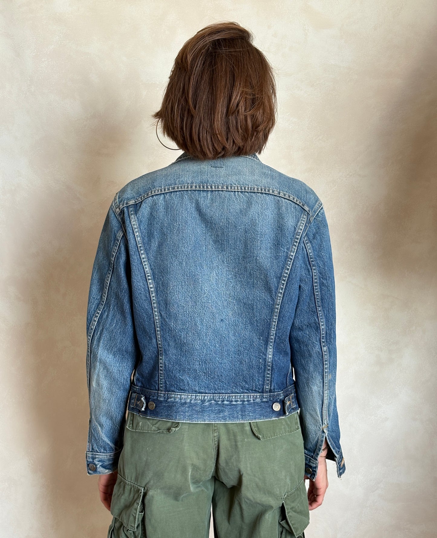 Size 34-36US / 44-46EU .  Vintage 80s Lee Denim Jacket – 2 Pockets – Made in USA
