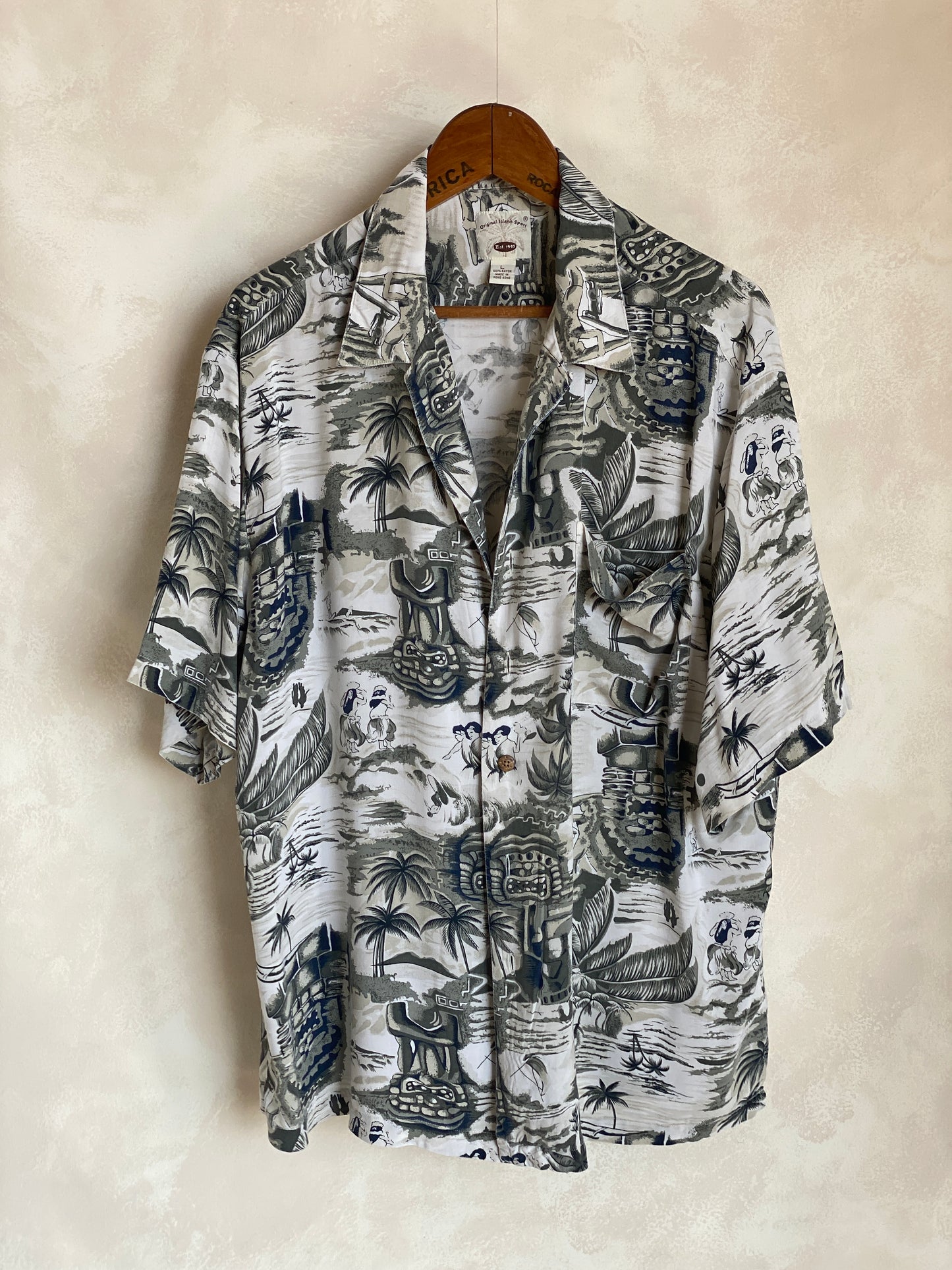 Size Large. Vintage 90s Rayon Hawaiian shirt