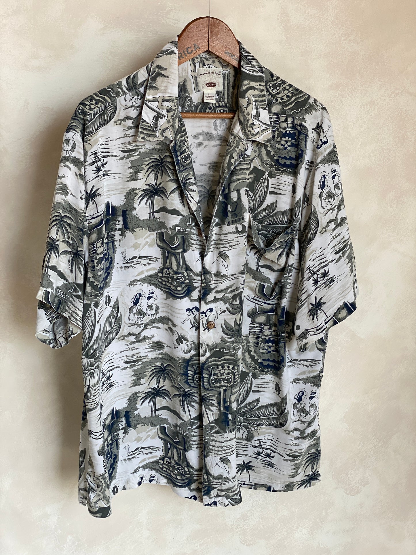 Size Large. Vintage 90s Rayon Hawaiian shirt