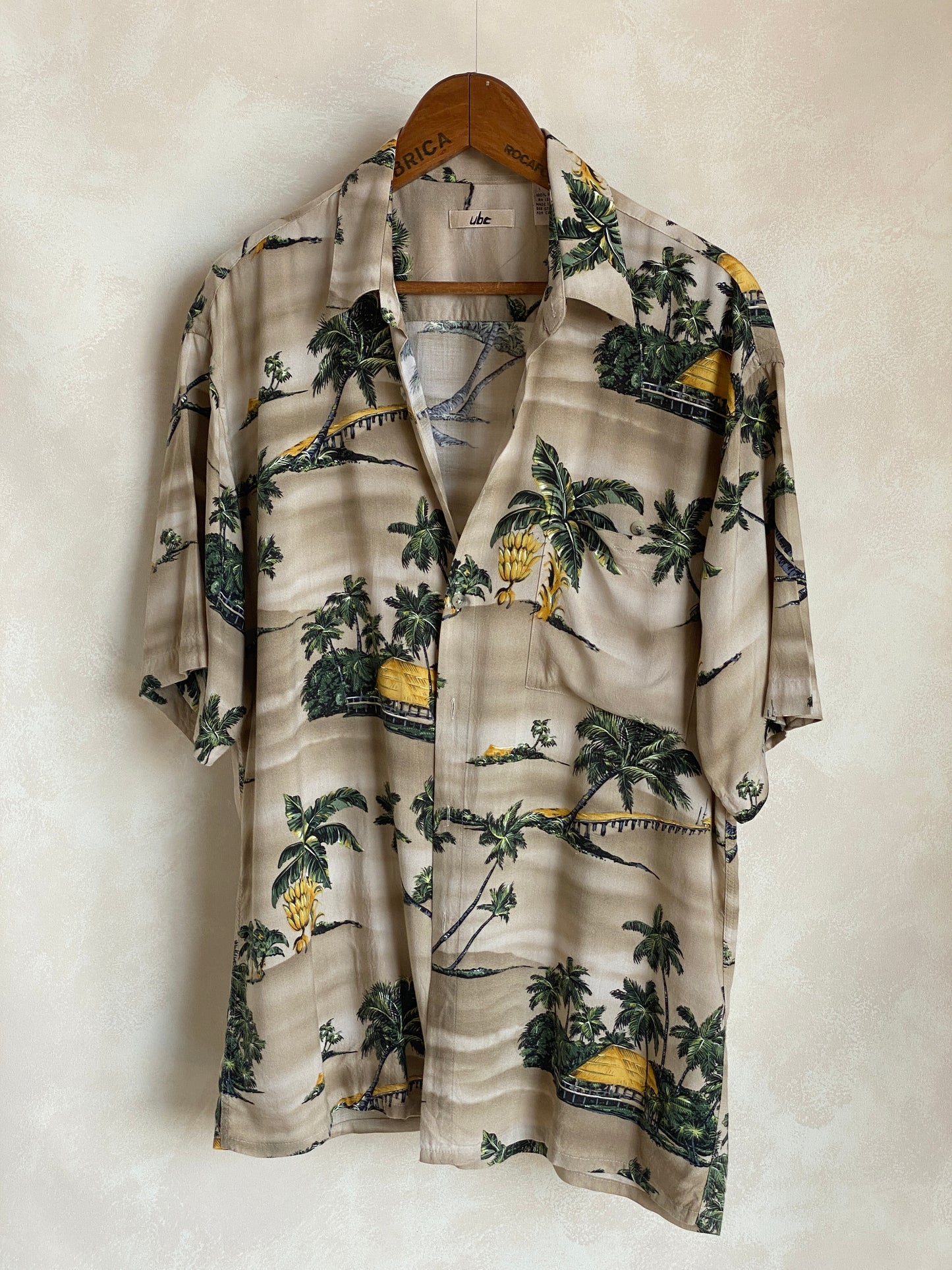 Size Large. Vintage 90s Rayon Hawaiian shirt