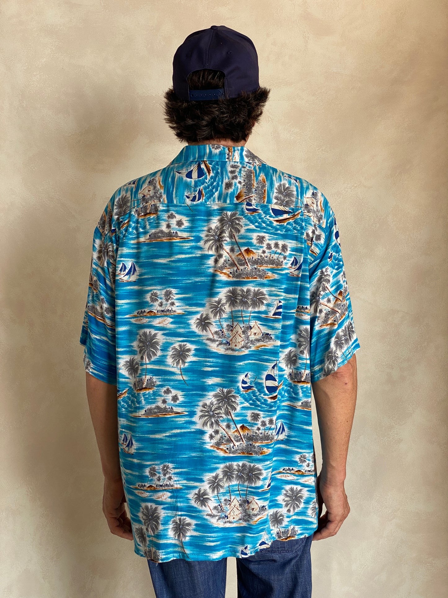 Size XL. Vintage 90s Rayon Hawaiian shirt by Pineapple Connection