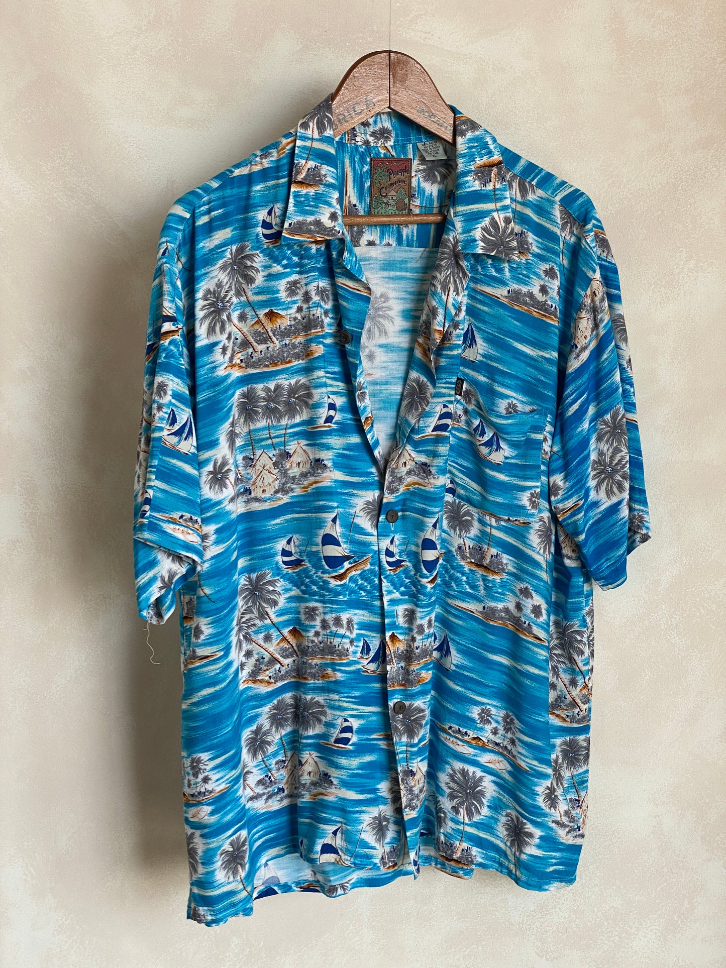 Size XL. Vintage 90s Rayon Hawaiian shirt by Pineapple Connection