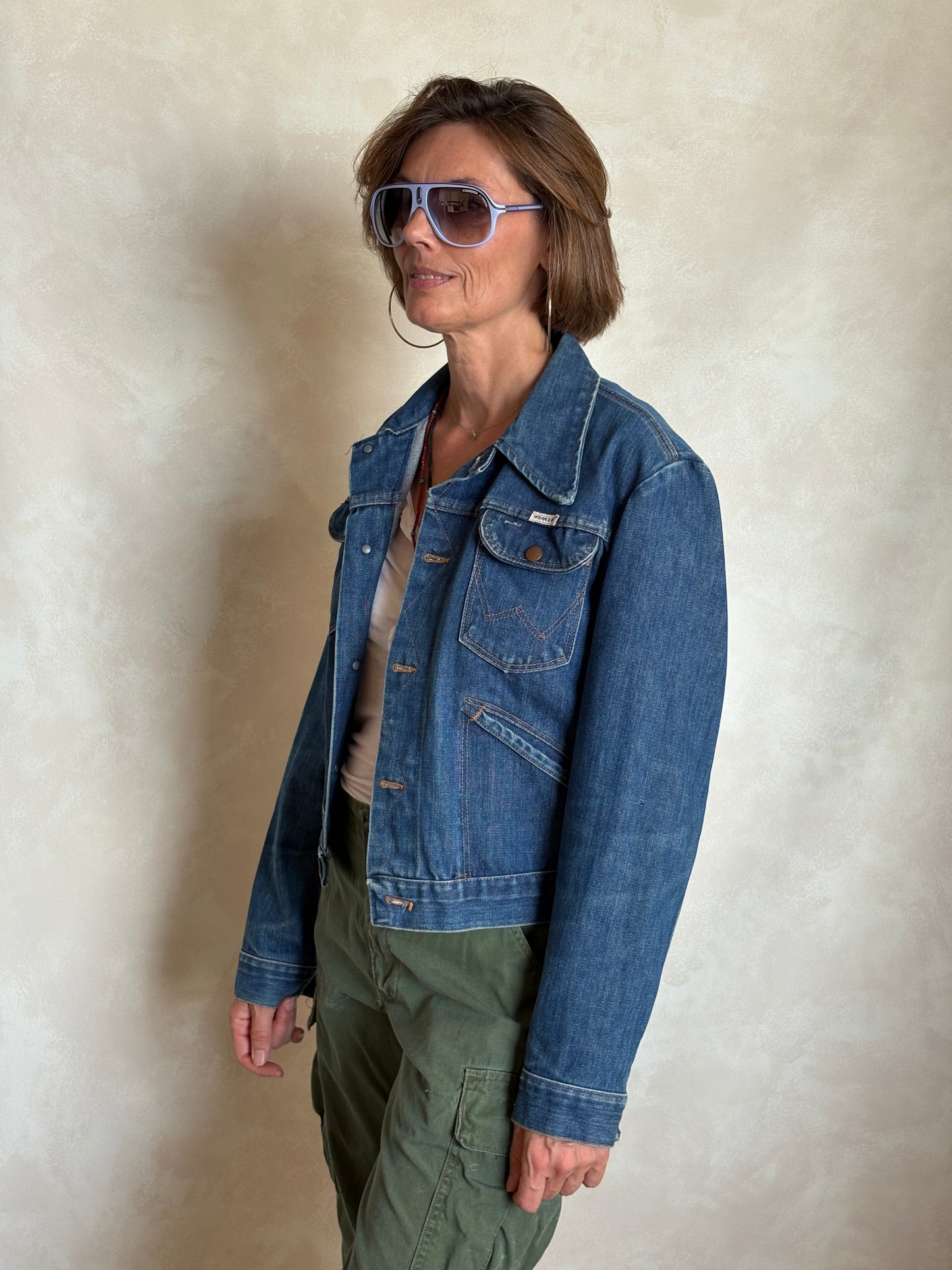 Size 34US / 44EU. Authentic 80s Wrangler denim jacket -4 pockets- Made in the USA