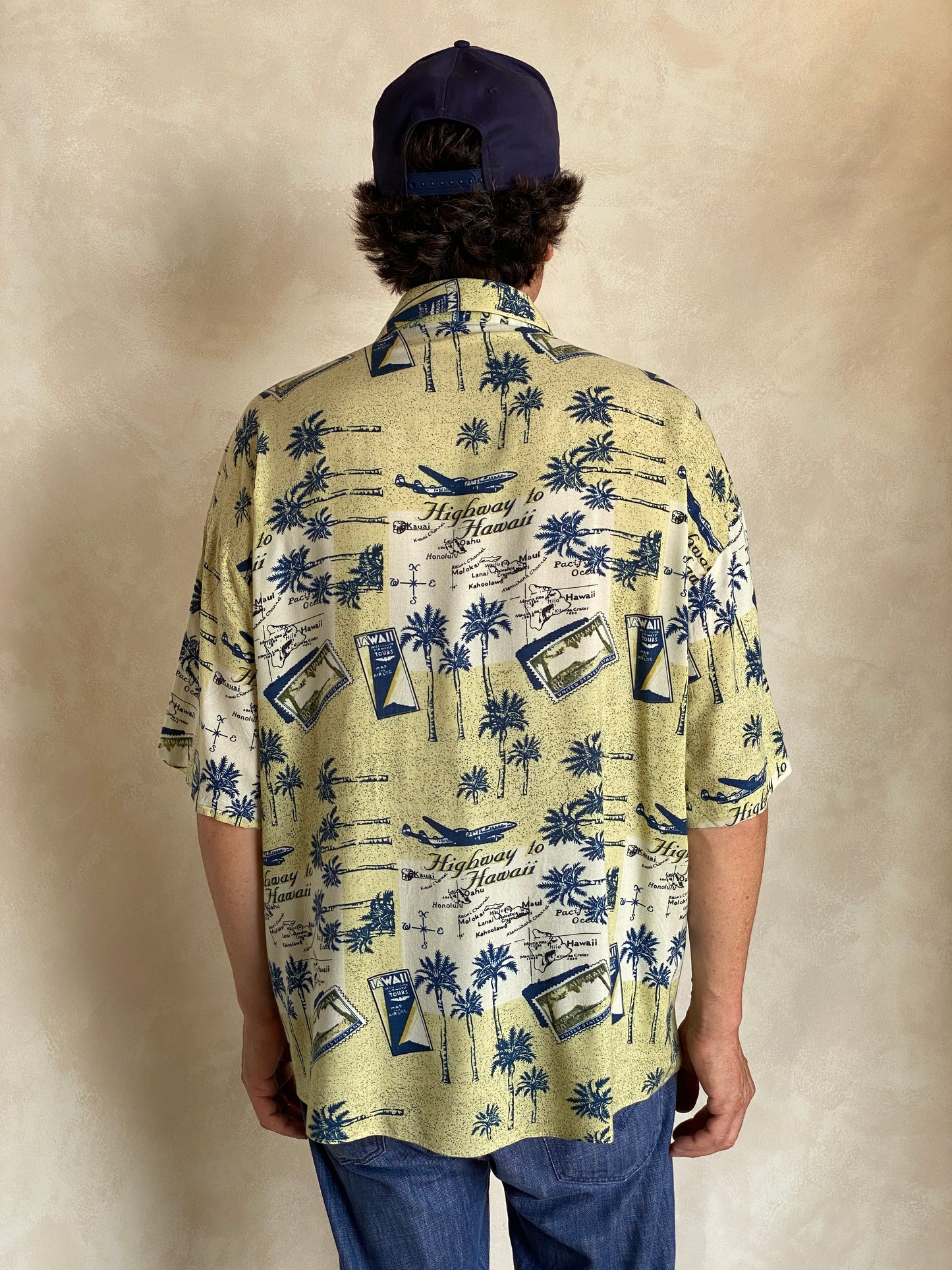 Size Large. Vintage 90s Rayon Hawaiian shirt