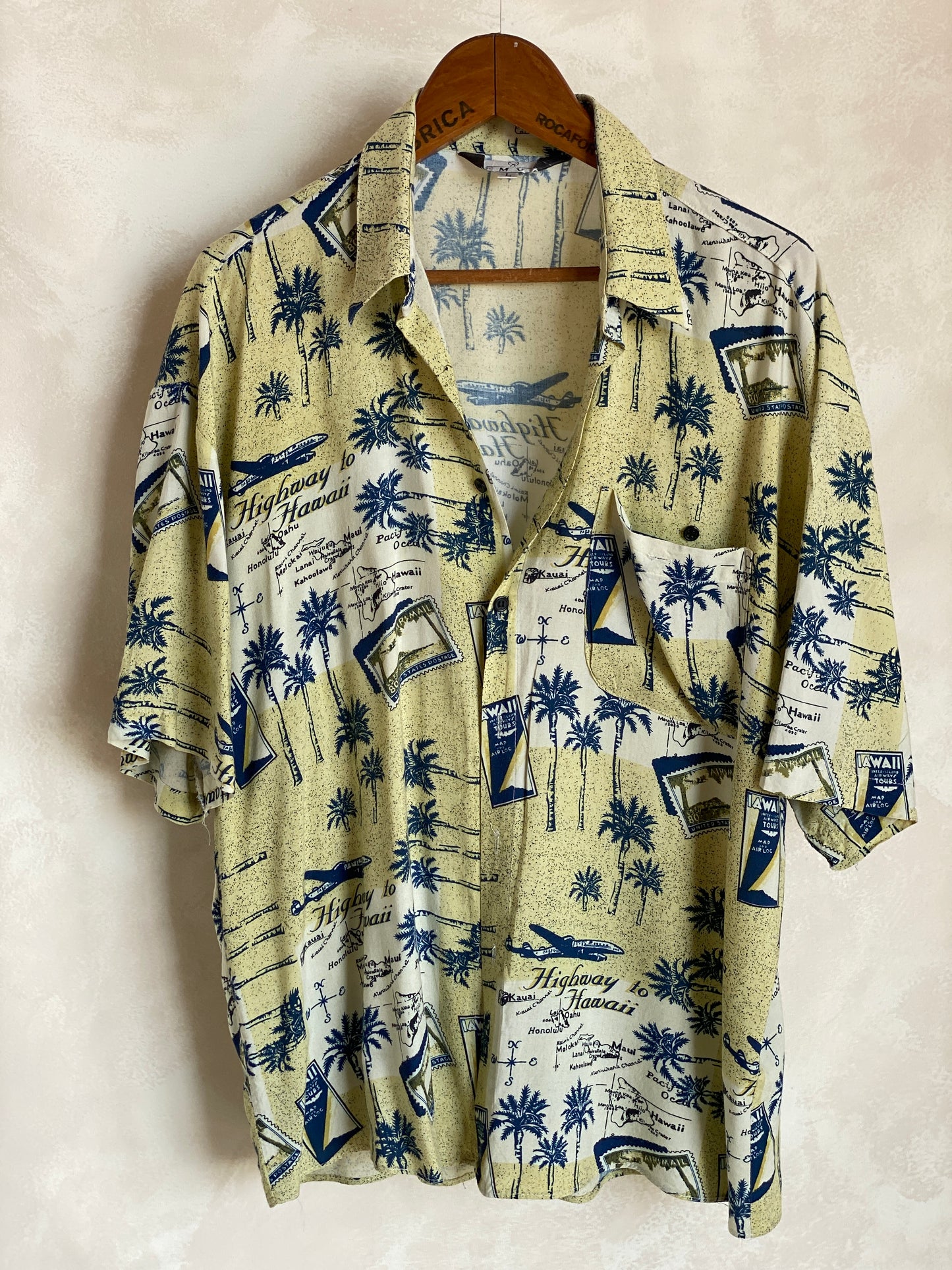 Size Large. Vintage 90s Rayon Hawaiian shirt