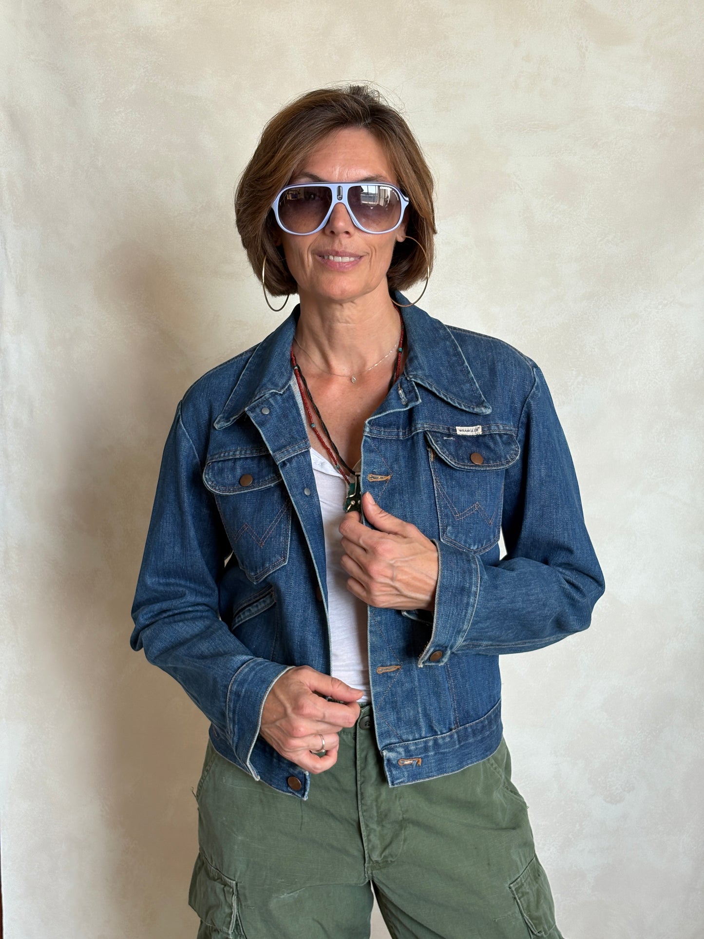 Size 34US / 44EU. Authentic 80s Wrangler denim jacket -4 pockets- Made in the USA