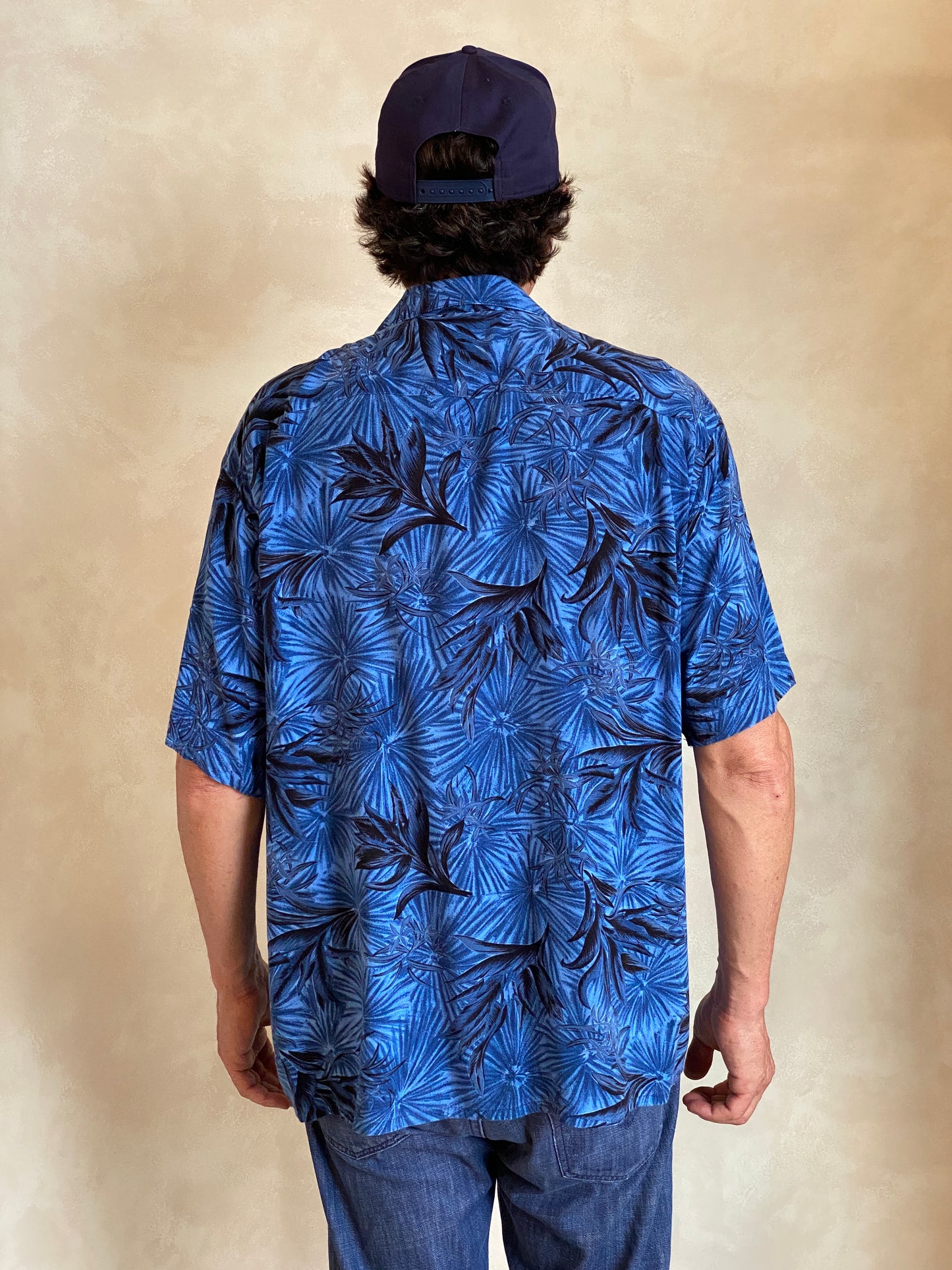 Size Large. Vintage 90s Rayon Hawaiian shirt by Pineapple Connection