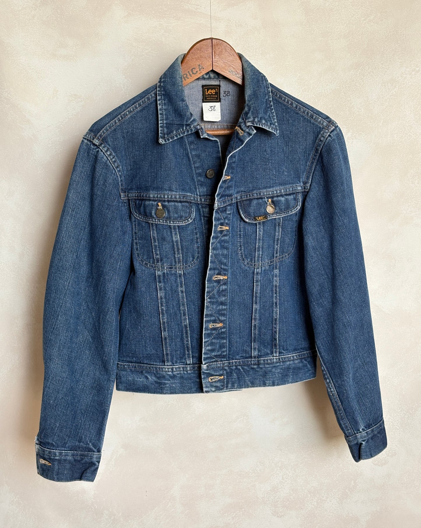 Size 38US / 48EU . Vintage 80s Lee Denim Jacket – 2 Pockets – Made in USA