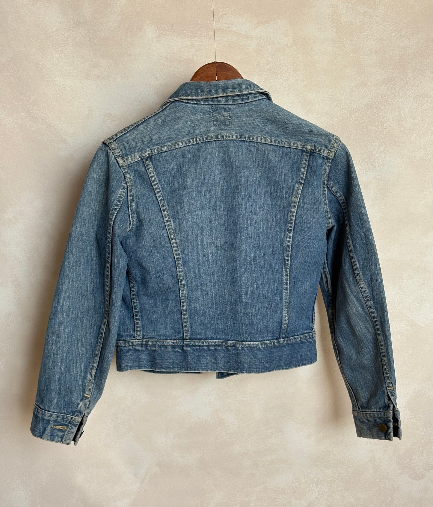Size 34US / 44EU. Vintage 80s Lee Union Made Denim Shirt – 2 Pockets – Made in USA