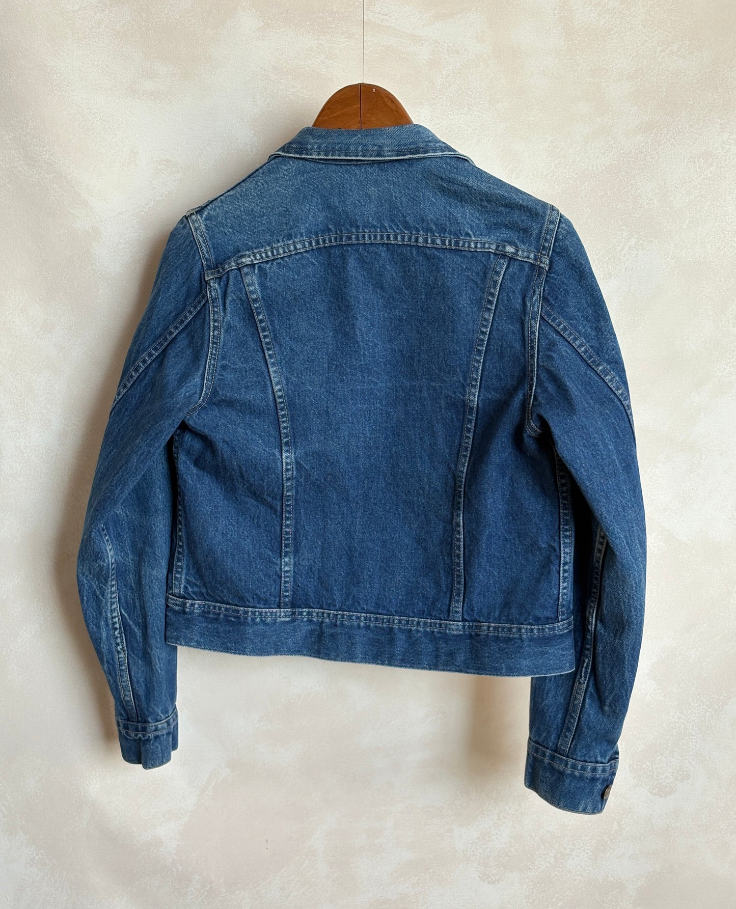 Size 34US / 44EU .Vintage 80s Lee Denim Jacket – 4 Pockets – Made in USA