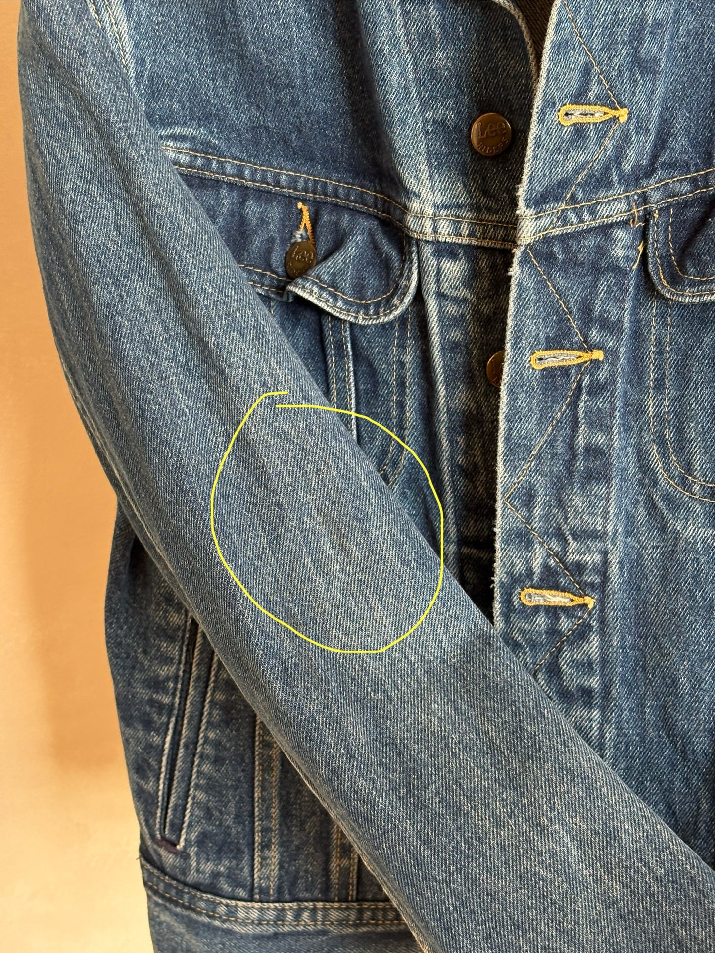 Size 36US / 46EU .Vintage 80s Lee Denim Jacket – 4 Pockets – Made in USA