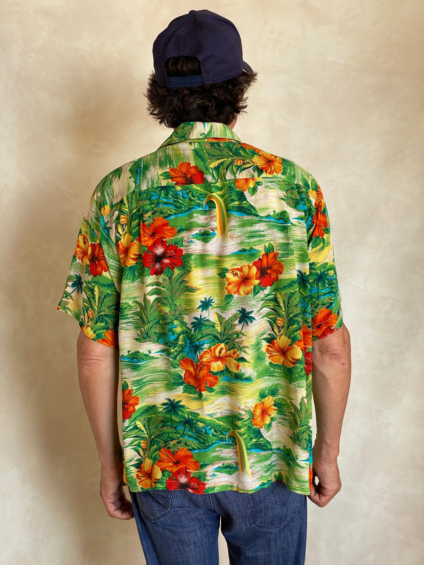 Size L. Vintage 80s Rayon Hawaiian shirt